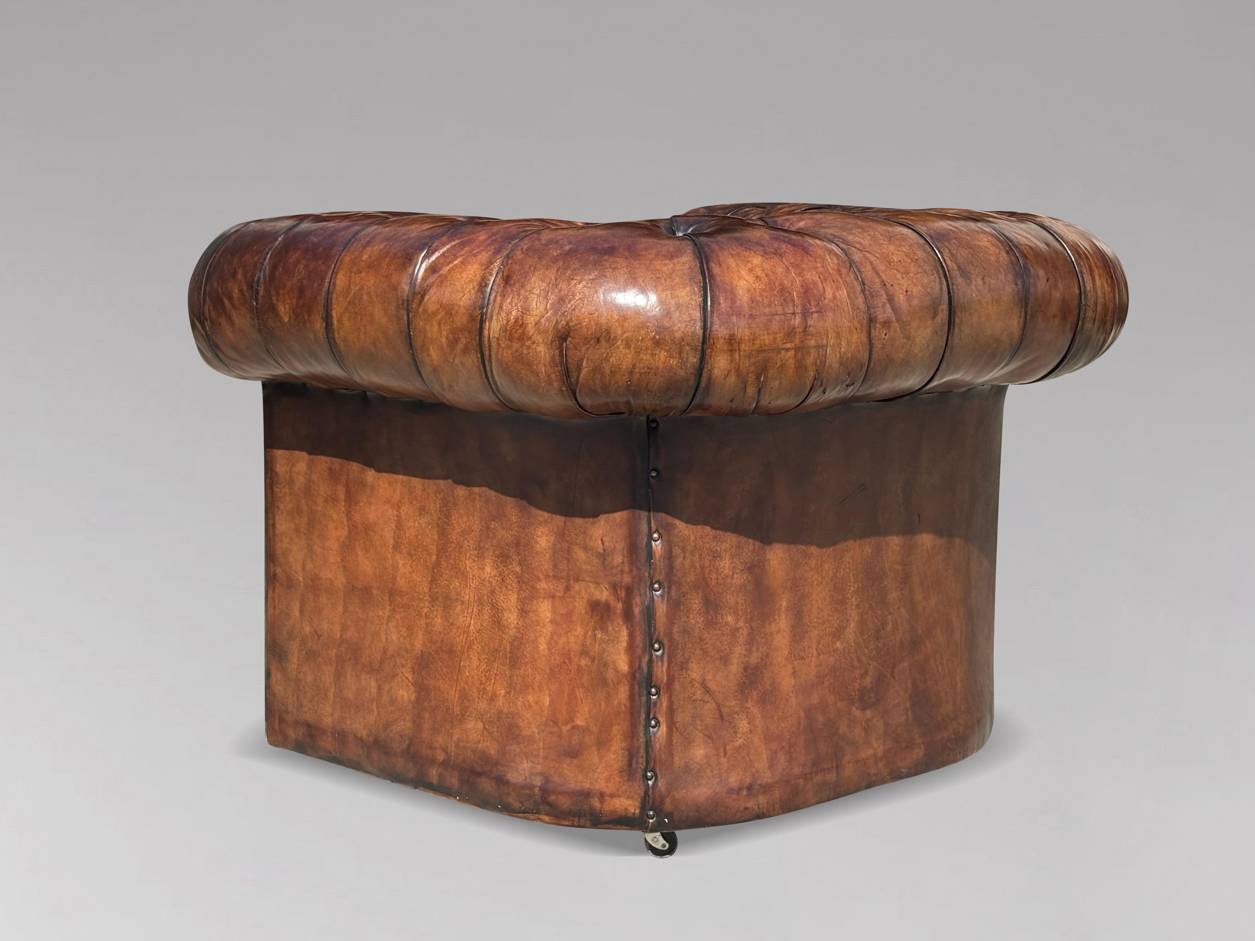 Sillón Chesterfield de cuero marrón de principios del siglo XX en venta 5