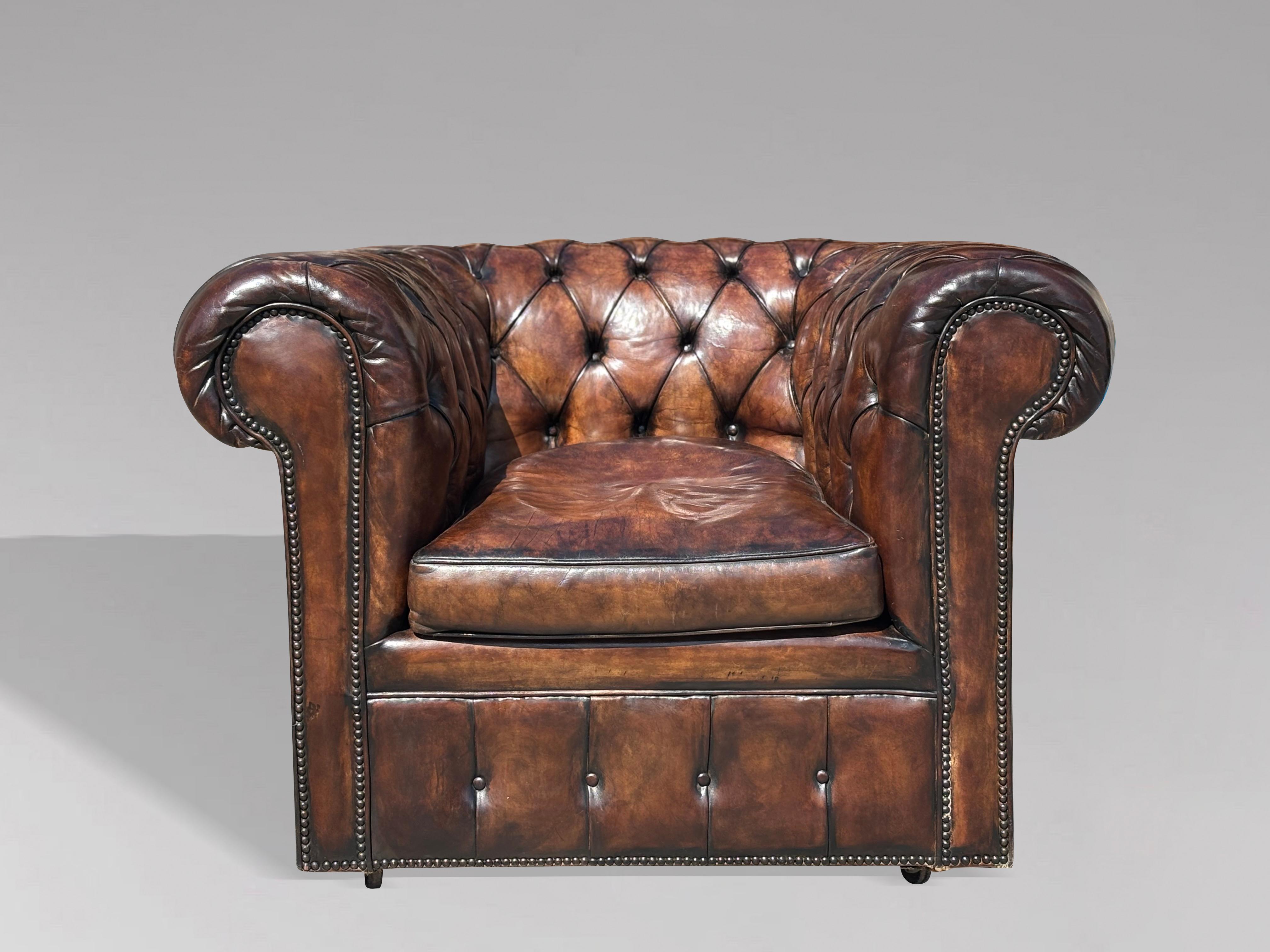 Sillón Chesterfield de cuero marrón de principios del siglo XX Británico en venta