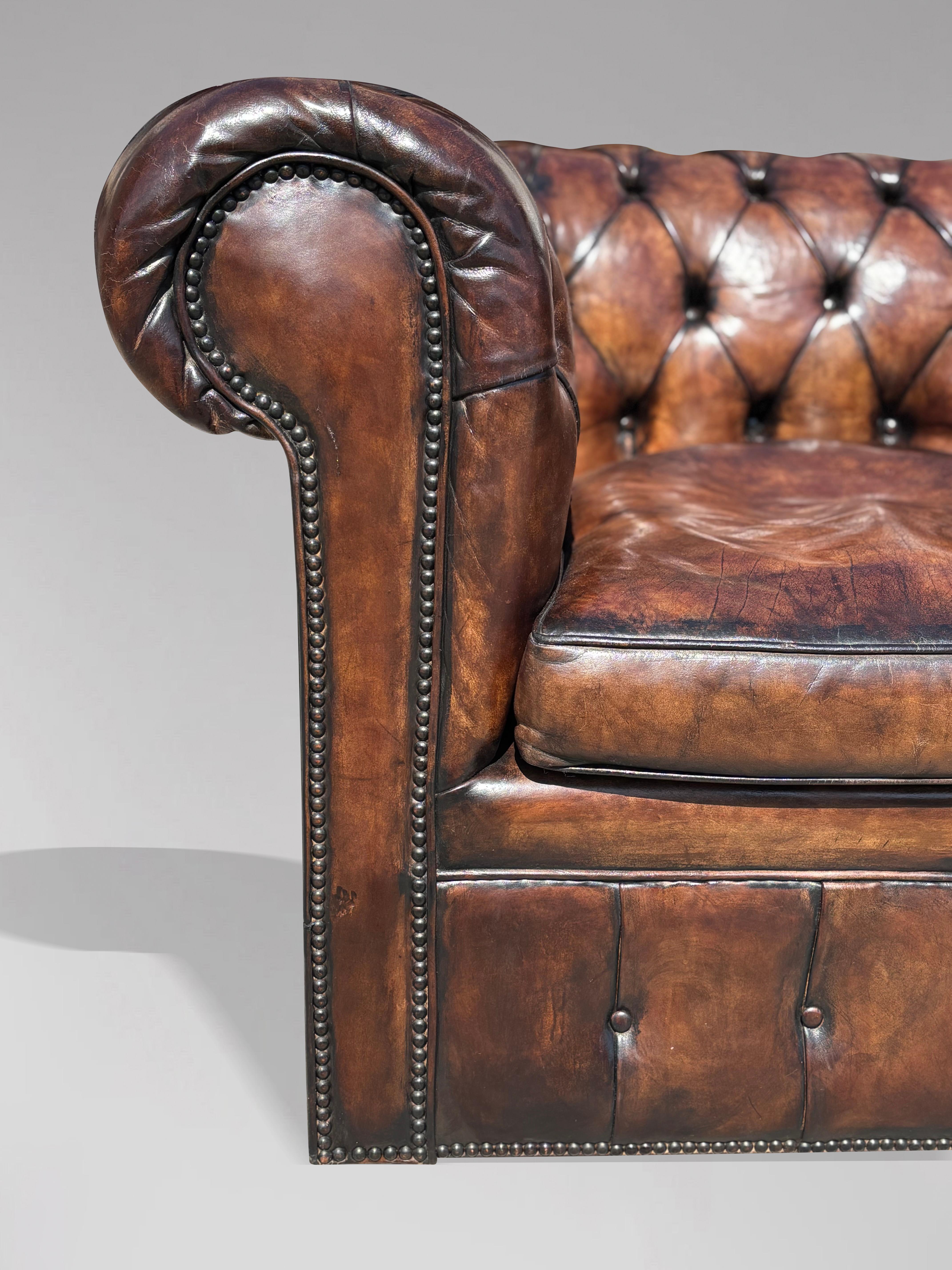 Sillón Chesterfield de cuero marrón de principios del siglo XX en venta 1
