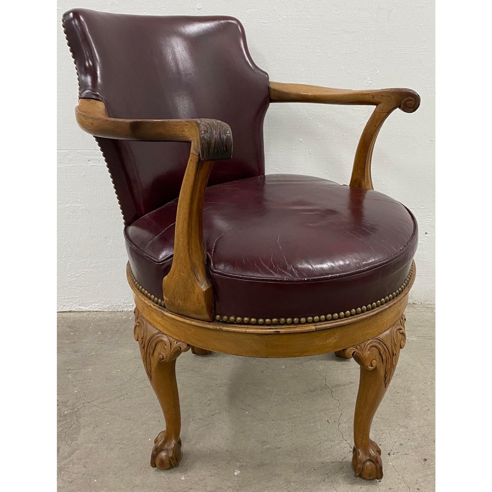 Hand-Carved Early 20th Century Burgundy Leather and Carved Oak Swivel Chair, circa 1920 For Sale