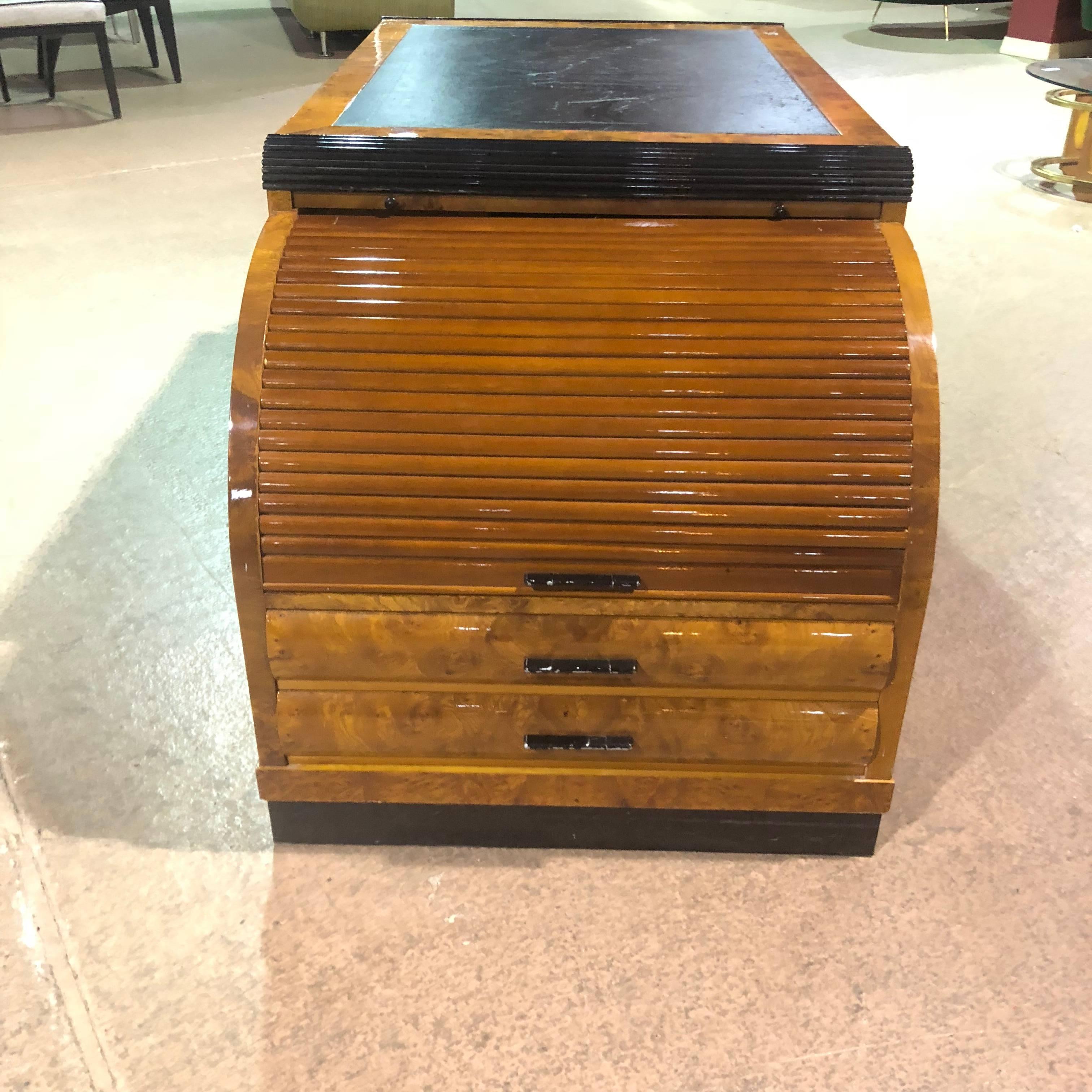 Early 20th Century Burl Wood Art Deco Writing Desk or Vanity 9