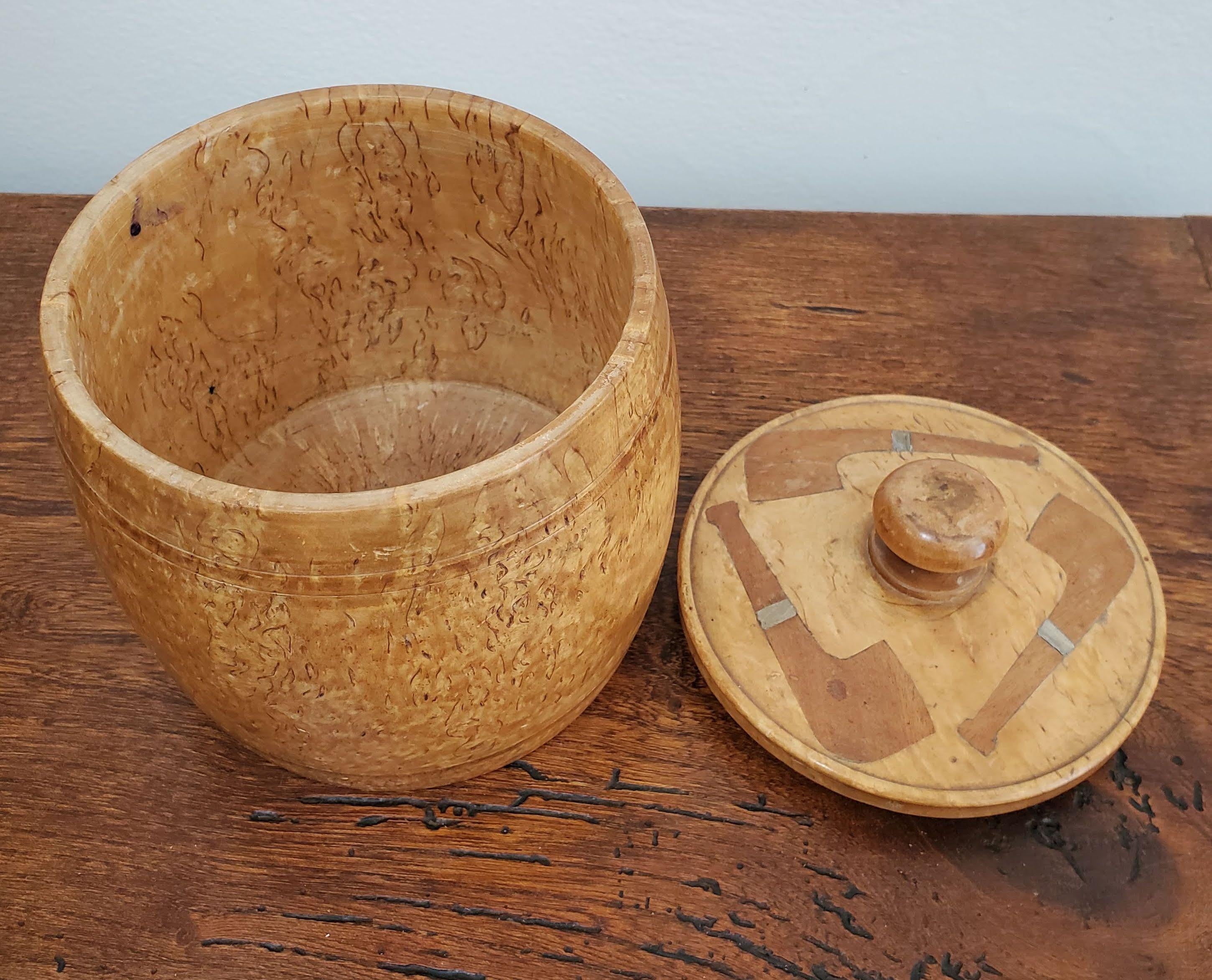 Swedish Early 20th Century Burled Birch Wood and Mahogany Tobacco Box For Sale