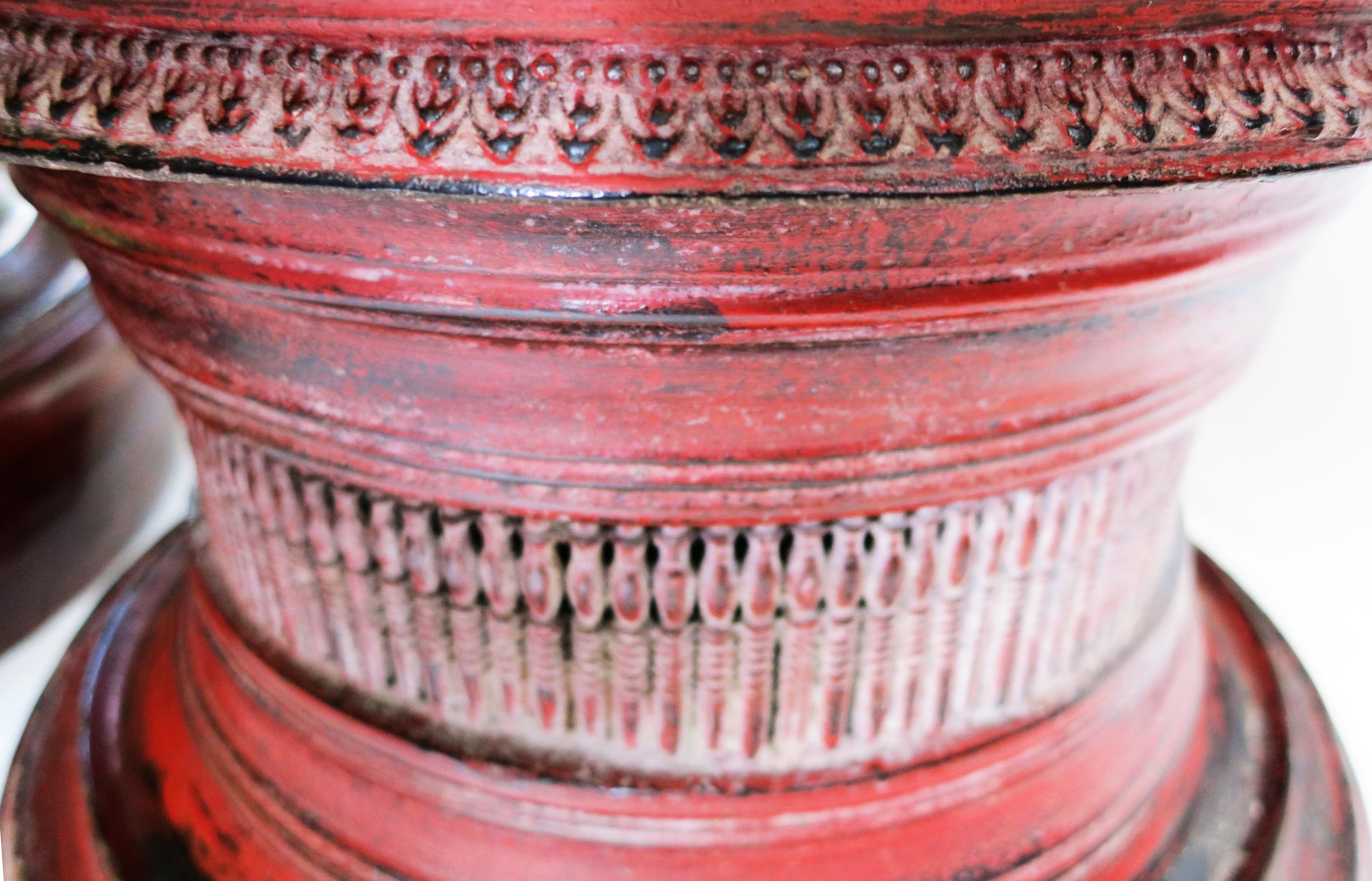 Vase à offrandes Hsun Ok en laque birmane du début du XXe siècle en vente 2