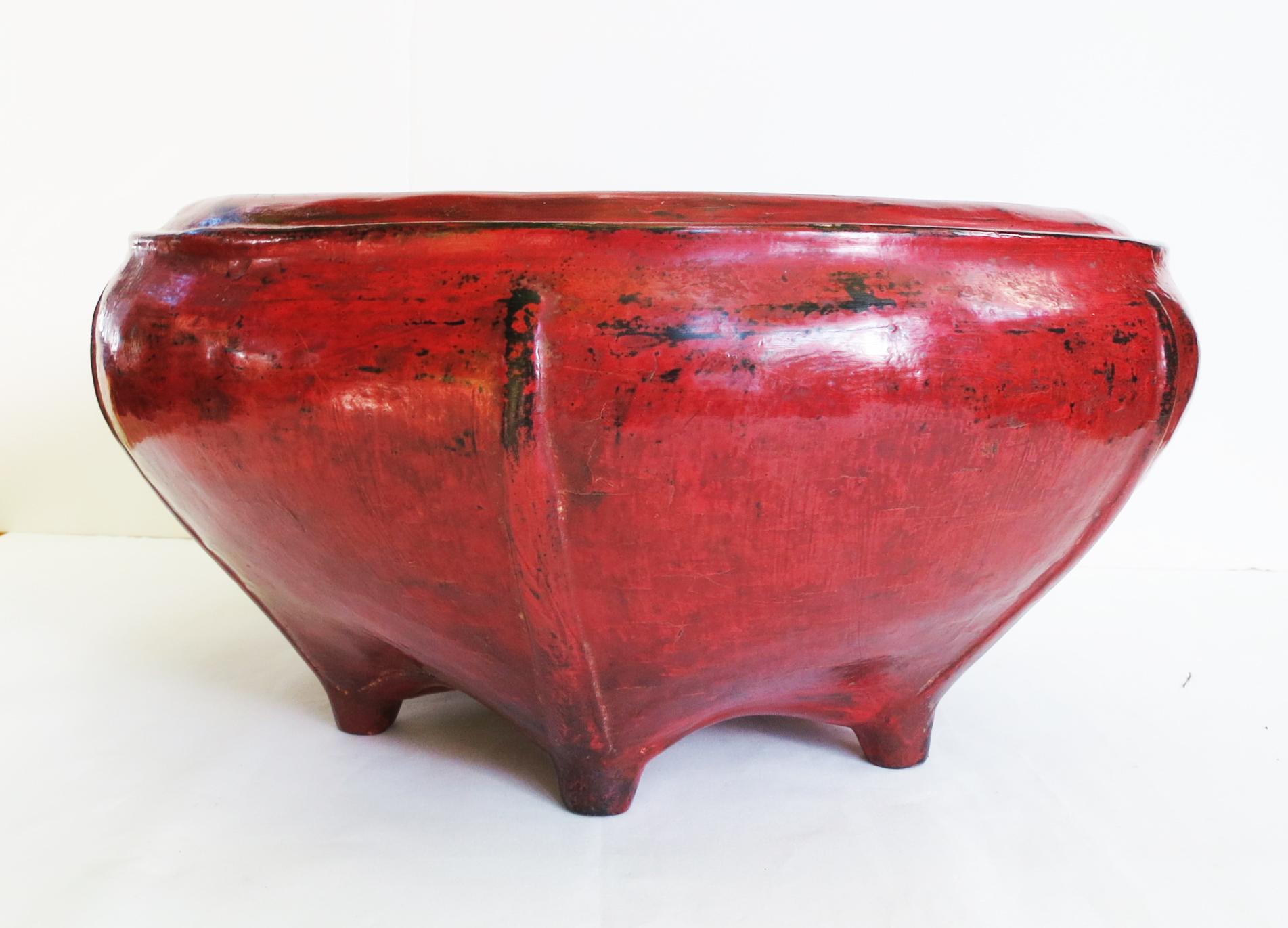 Hand-Crafted Early 20th Century Burmese Lacquered Food Bowl, “Khwet”