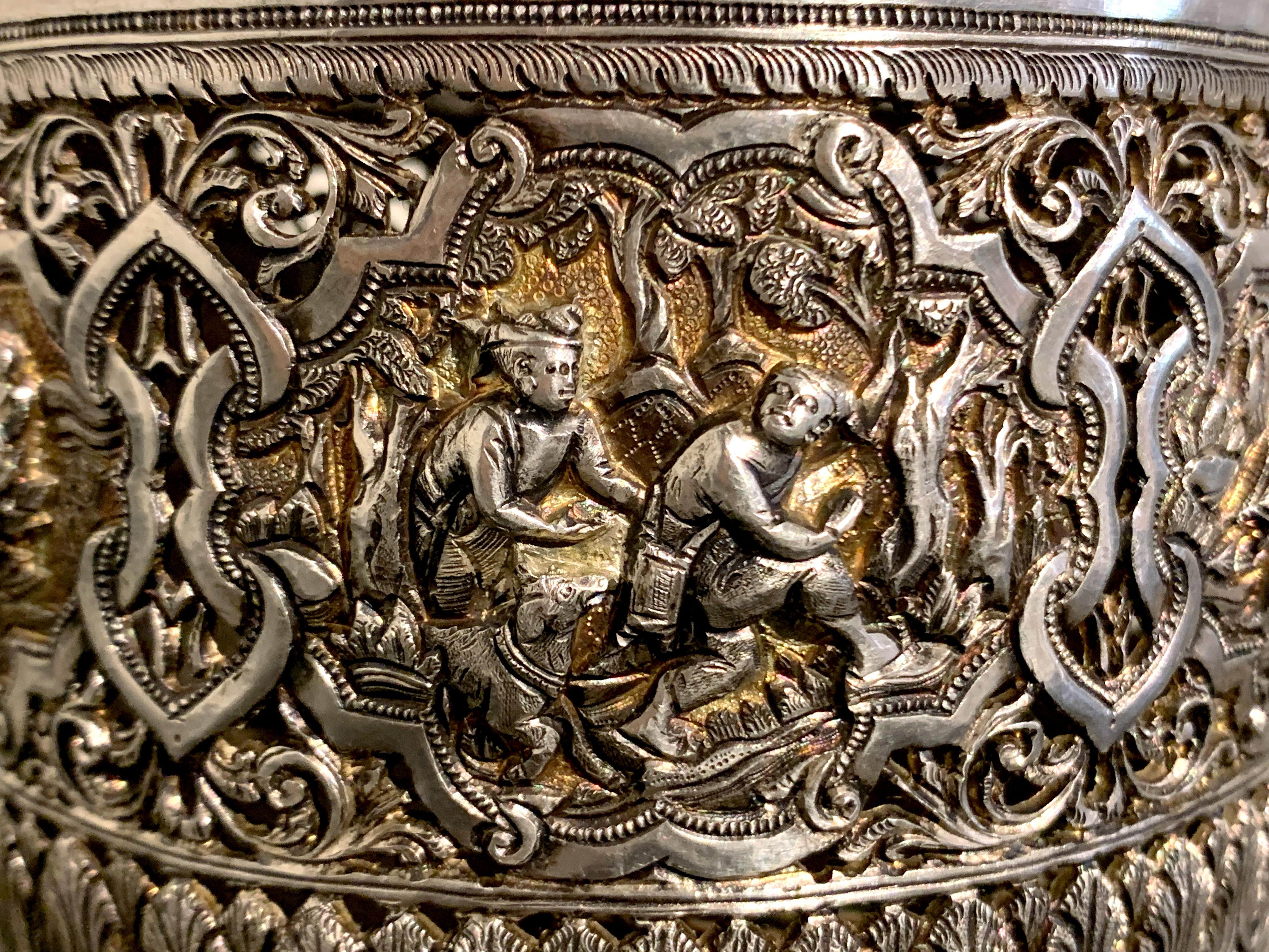 Early 20th Century Burmese Silver Repoussé Betel Box In Good Condition In Austin, TX