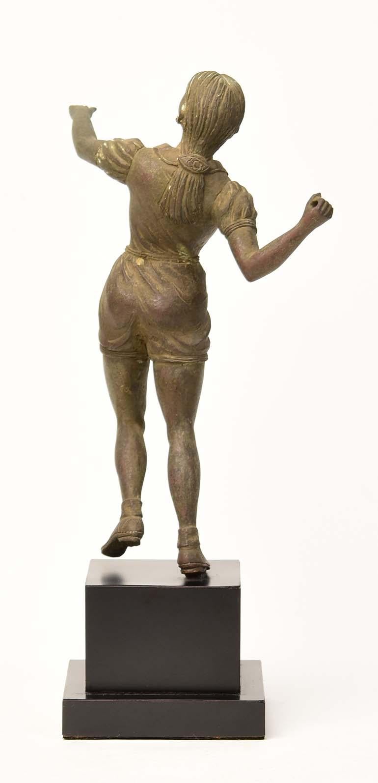 Frühes 20. Jahrhundert, birmanische Vintage-Bronzefigur eines Athleten im Angebot 5