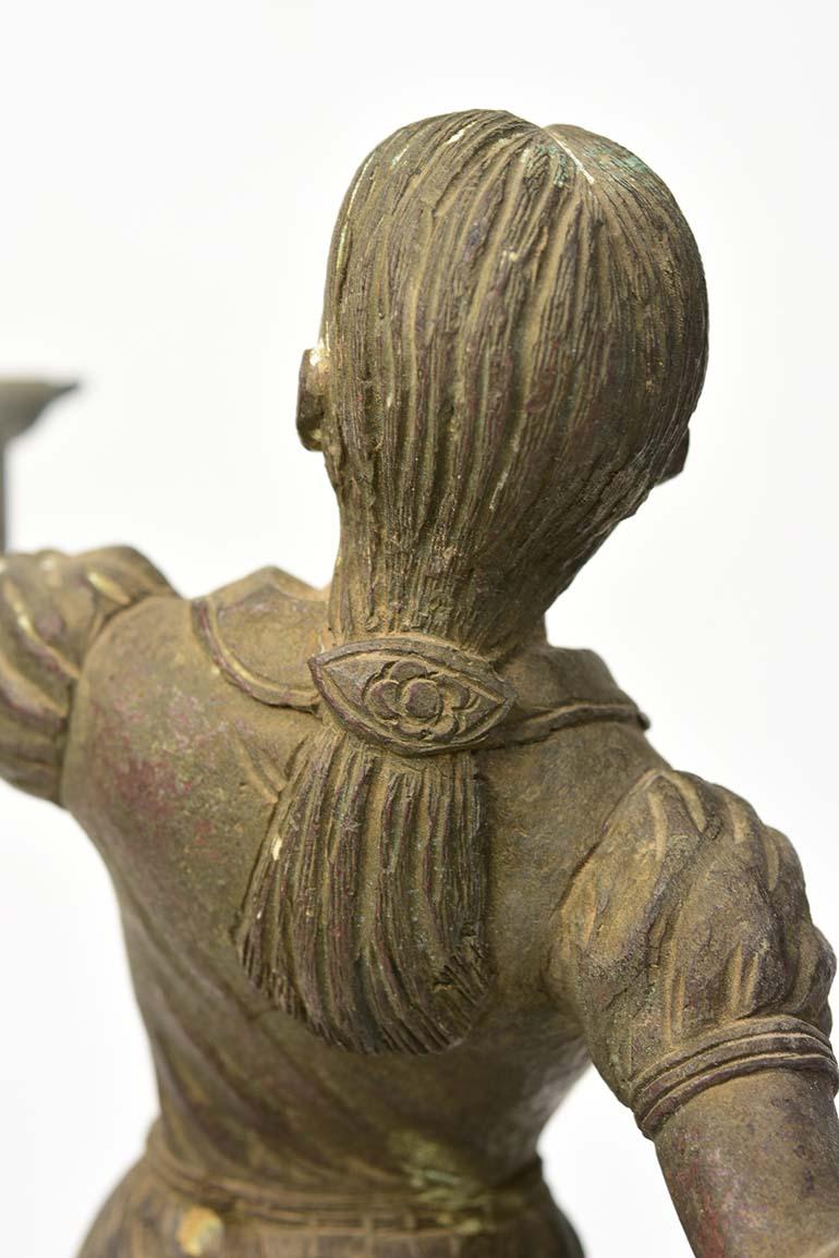 Frühes 20. Jahrhundert, birmanische Vintage-Bronzefigur eines Athleten im Angebot 6