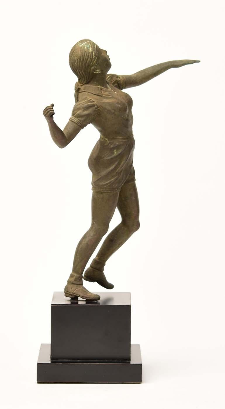 Frühes 20. Jahrhundert, birmanische Vintage-Bronzefigur eines Athleten im Angebot 8