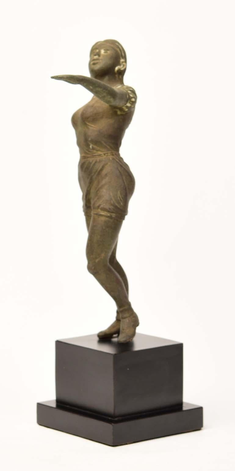 Frühes 20. Jahrhundert, birmanische Vintage-Bronzefigur eines Athleten im Angebot 3
