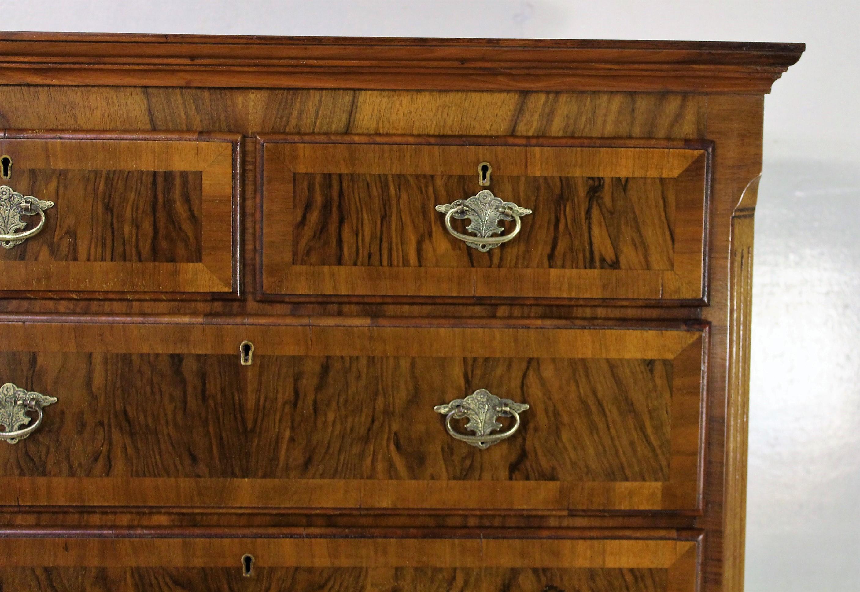 George I Early 20th Century Burr Walnut Chest on Chest