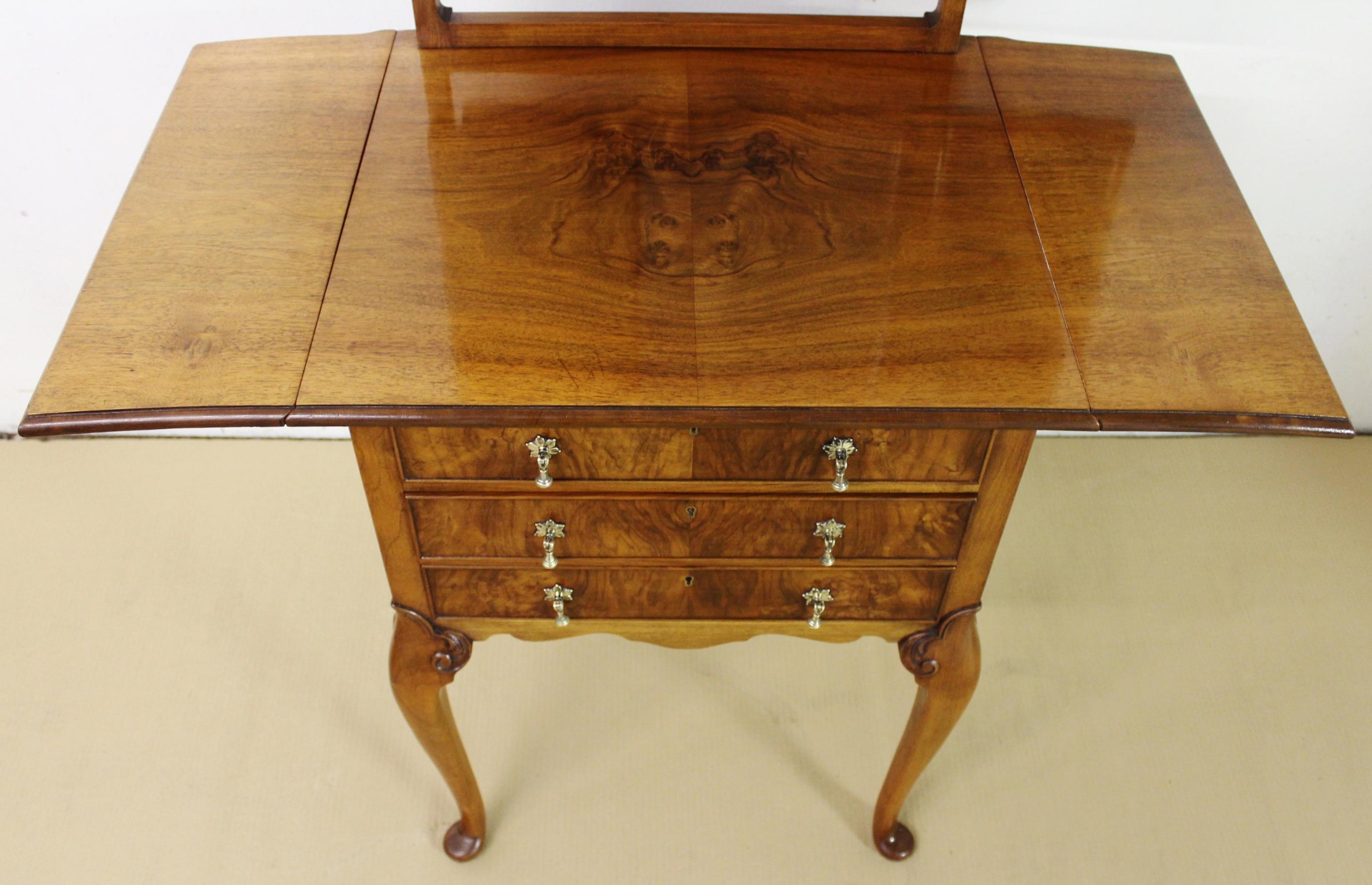 Early 20th Century Burr Walnut Dressing Chest For Sale 8