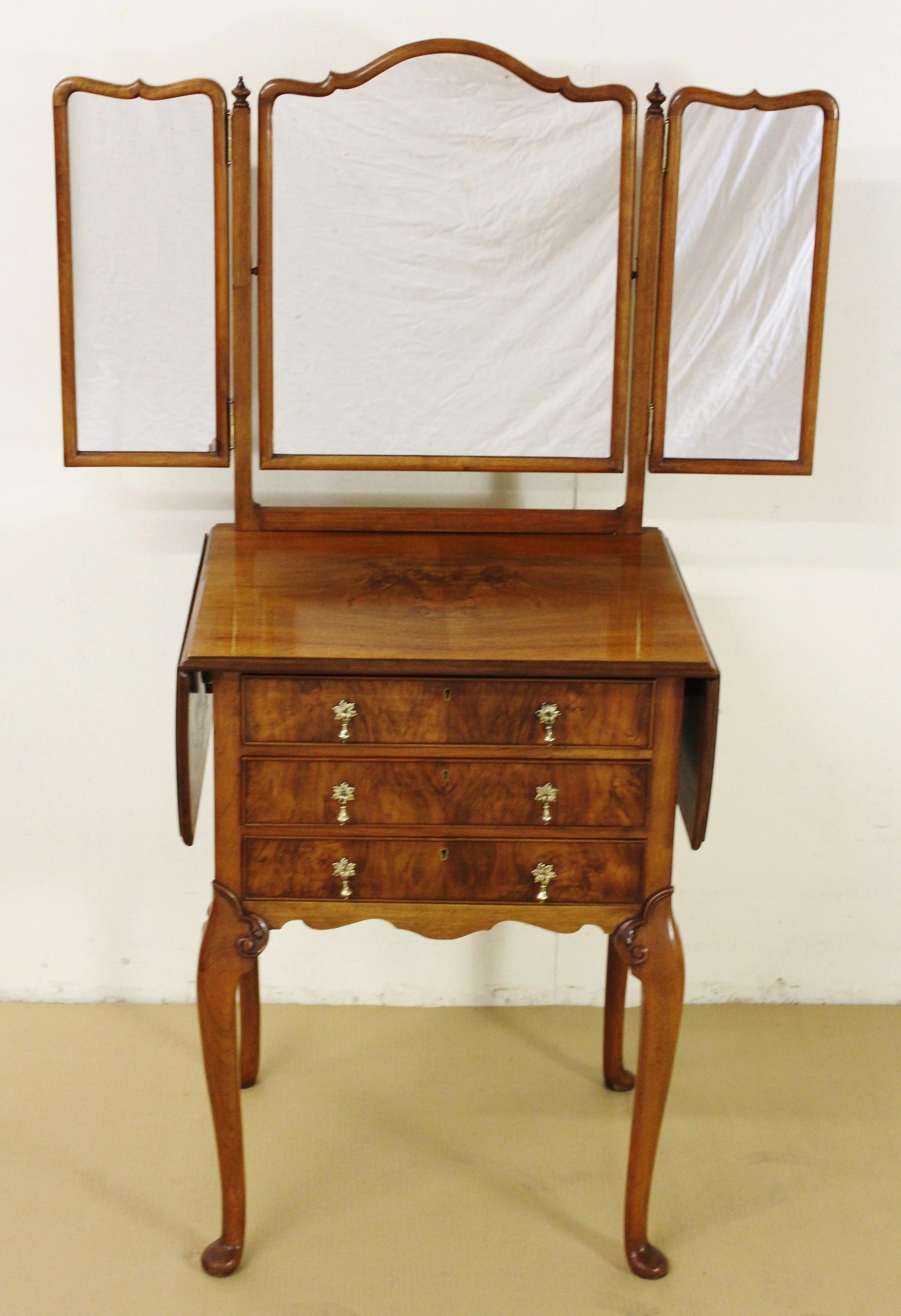 Early 20th Century Burr Walnut Dressing Chest For Sale 3