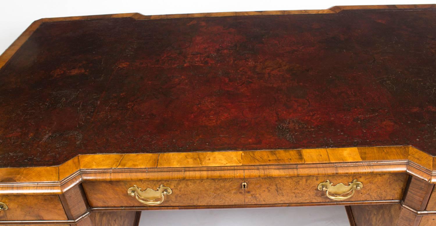 Early 20th Century Burr Walnut Partners Pedestal Desk in Queen Ann Style In Excellent Condition In London, GB