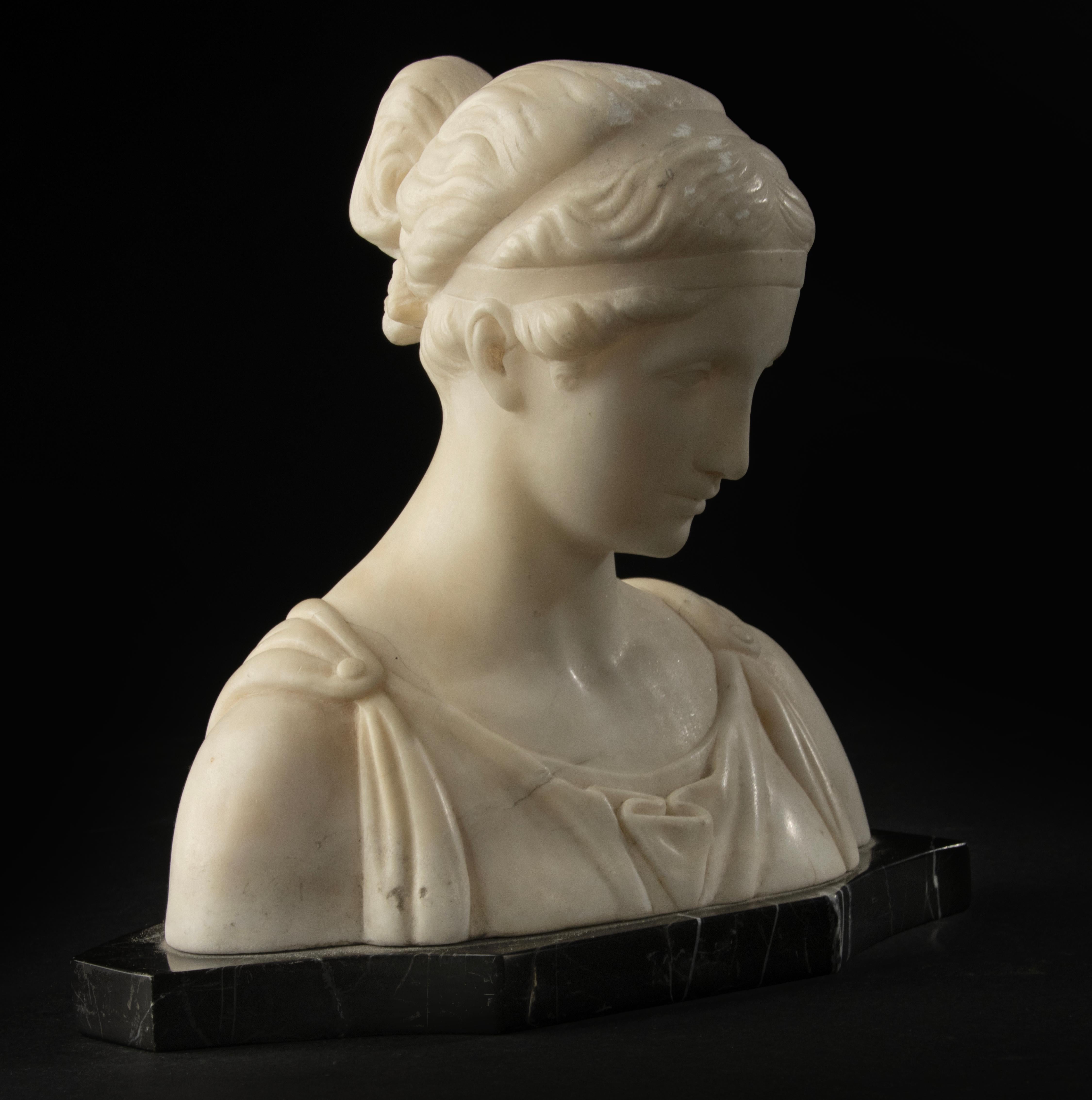 Busto de principios del siglo XX - Kochendörfer - Mármol - Artemisa Diana en venta 5
