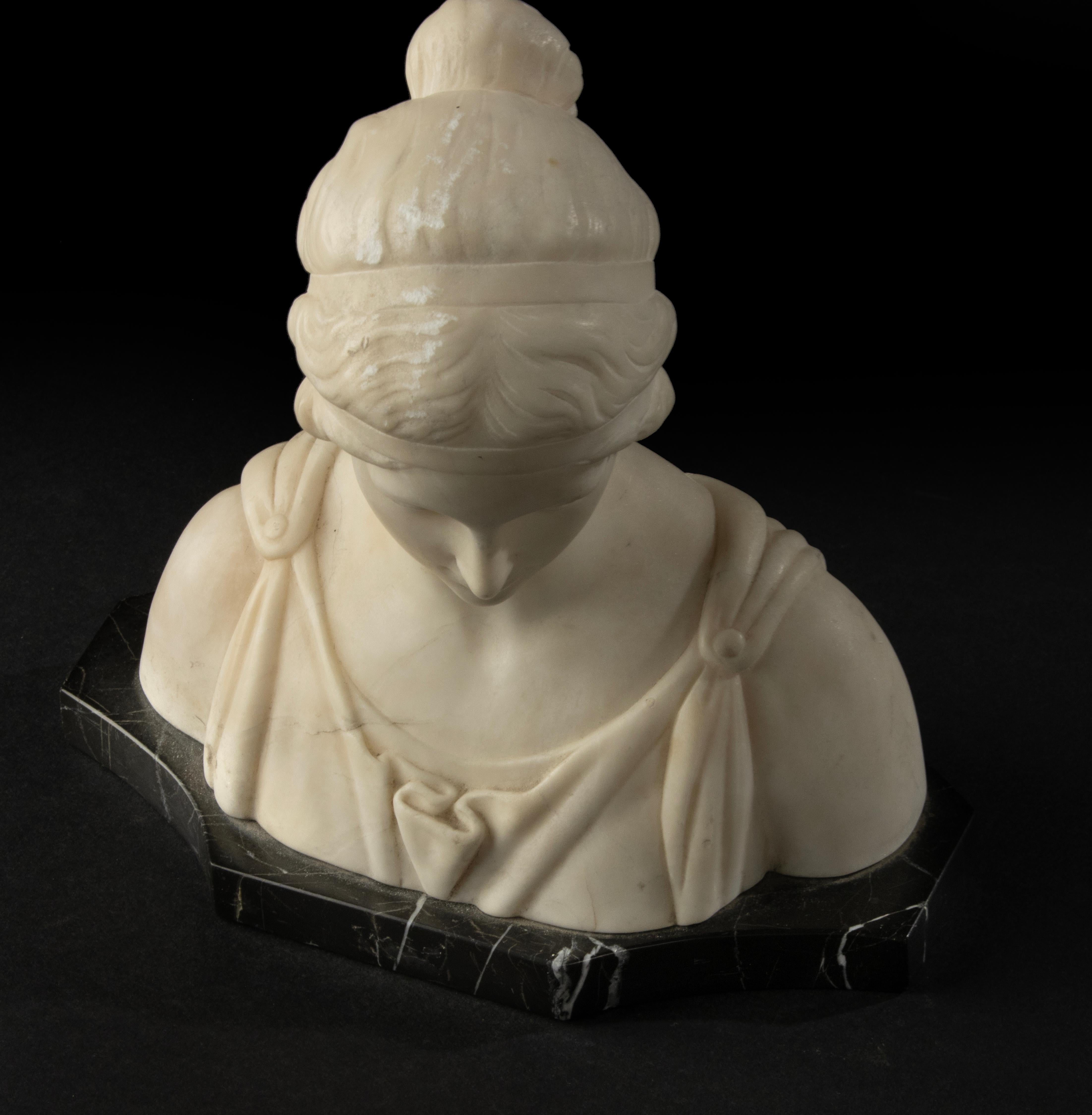 Busto de principios del siglo XX - Kochendörfer - Mármol - Artemisa Diana en venta 7