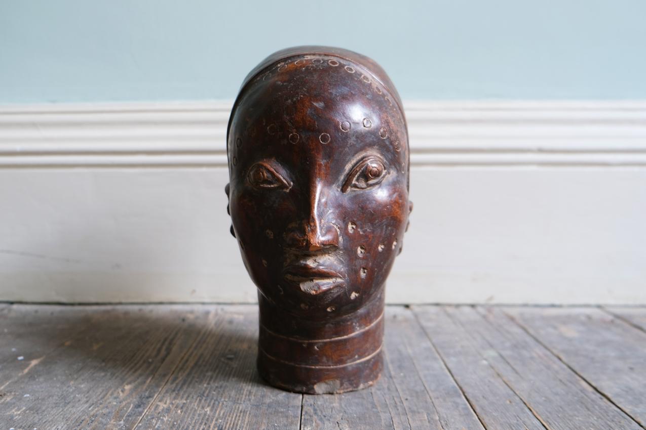 Early 20th Century Bust of an African Lady In Good Condition For Sale In London, GB