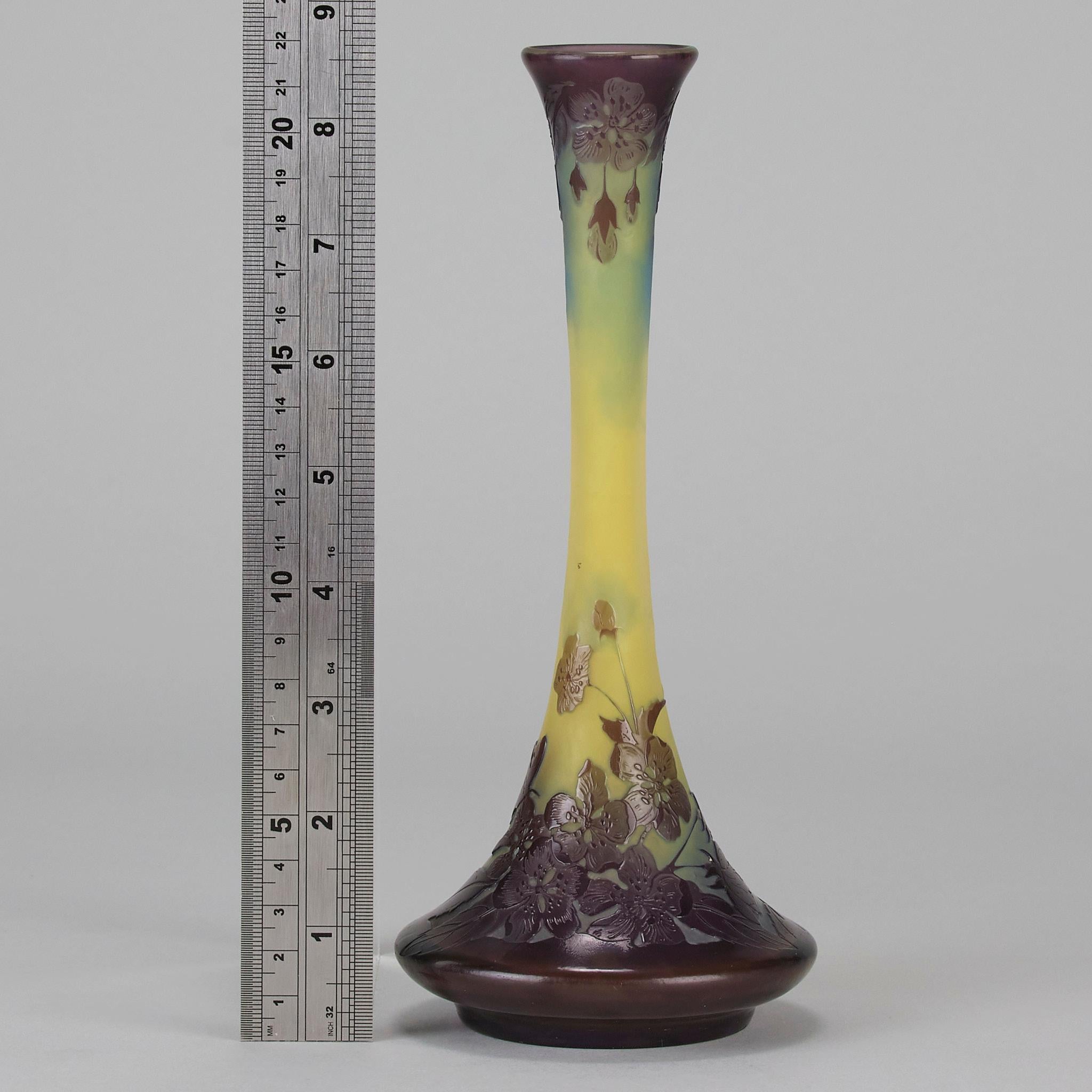 Cameo-Vase aus geätztem Glas „Anemones“ von Emile Galle, frühes 20. Jahrhundert im Angebot 5