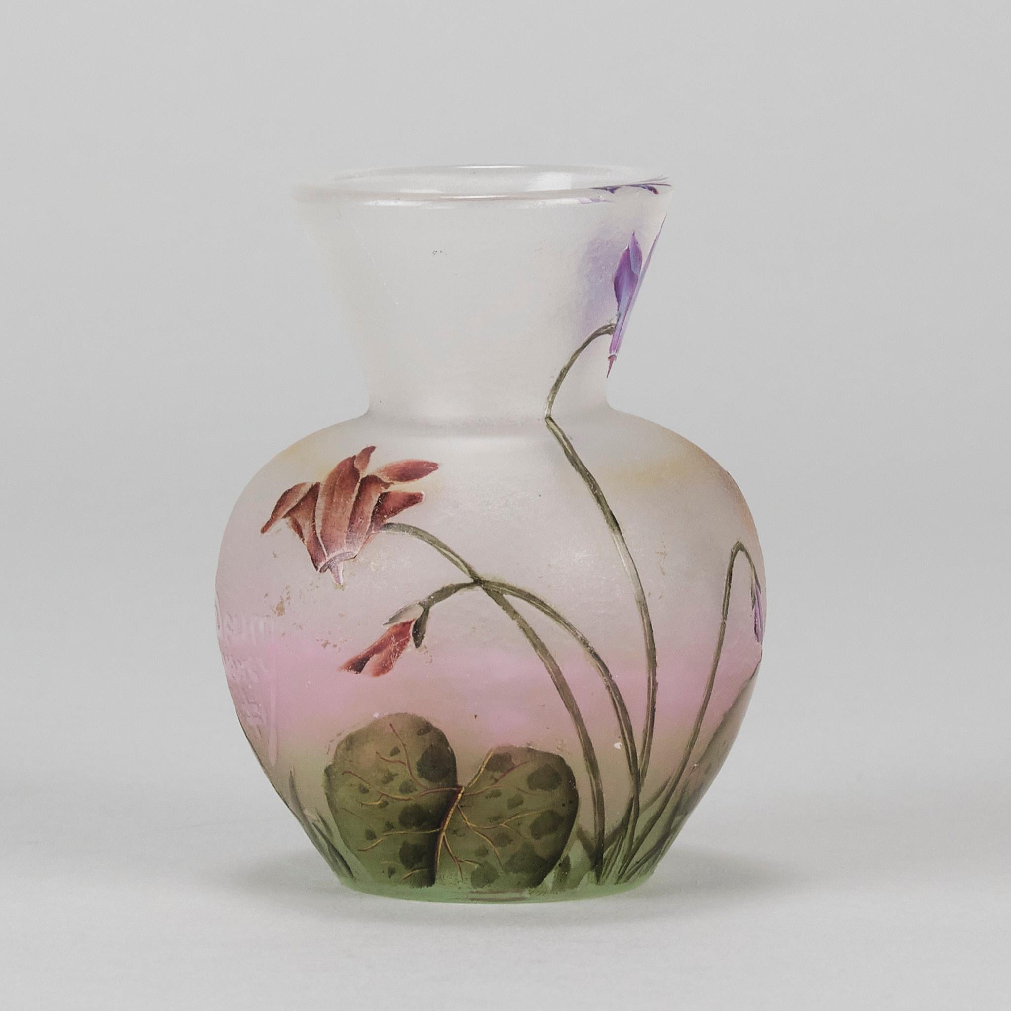 Buriné Vase 