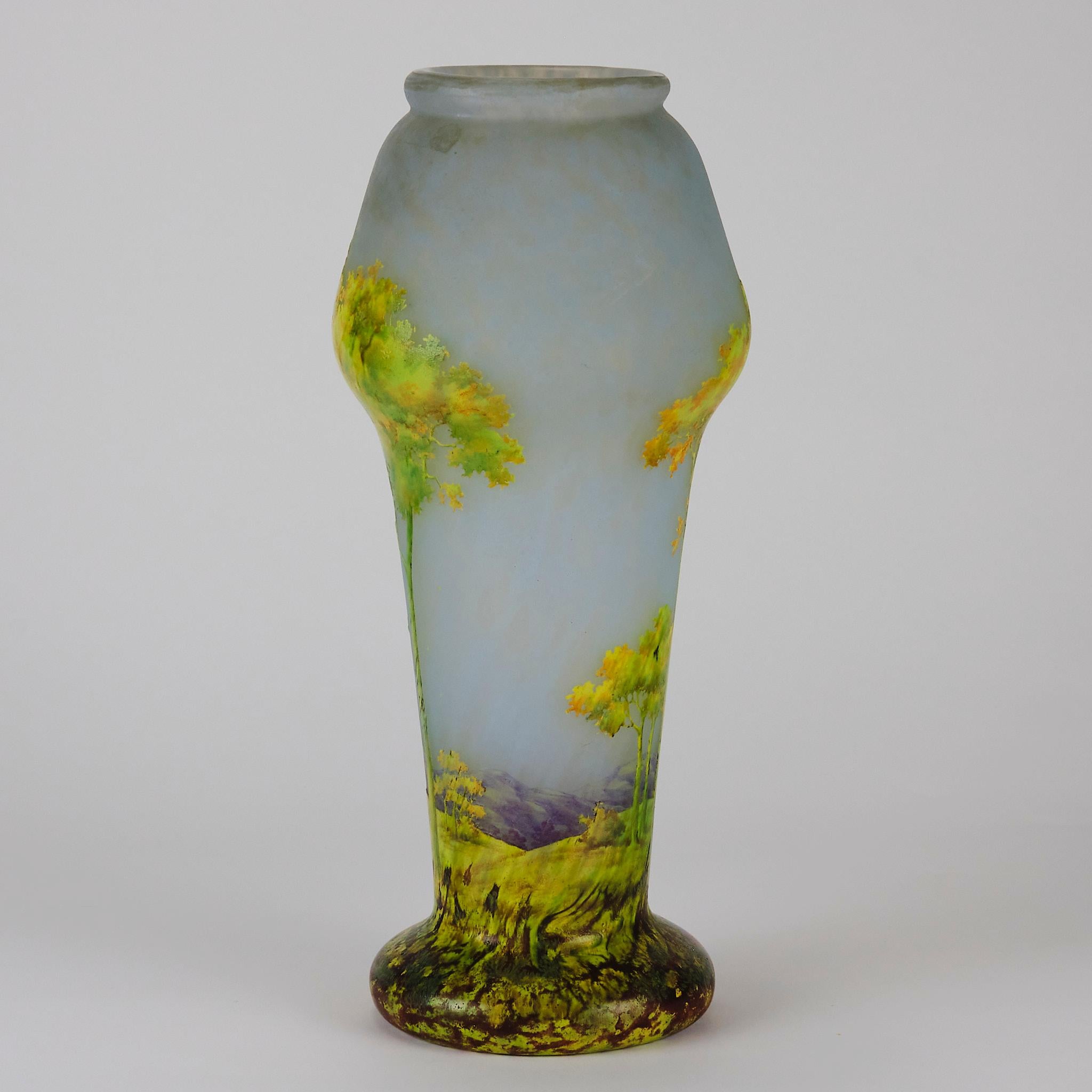Vetro Vaso da paesaggio in vetro cammeo dei primi del Novecento intitolato 