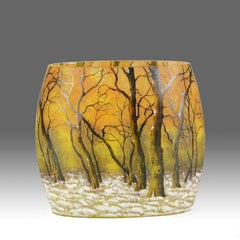 Vaso in vetro cammeo "Paysage d'Hiver" di Daum Frerès dell'inizio del XX secolo