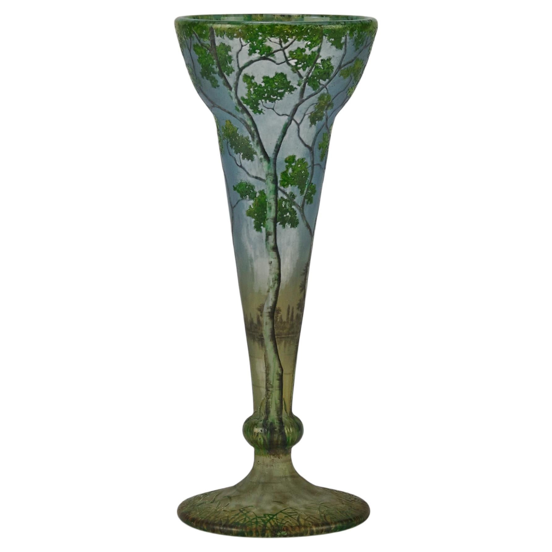 Vaso “Paysage” in vetro cammeo dei primi anni del XX secolo, realizzato da Daum Frères