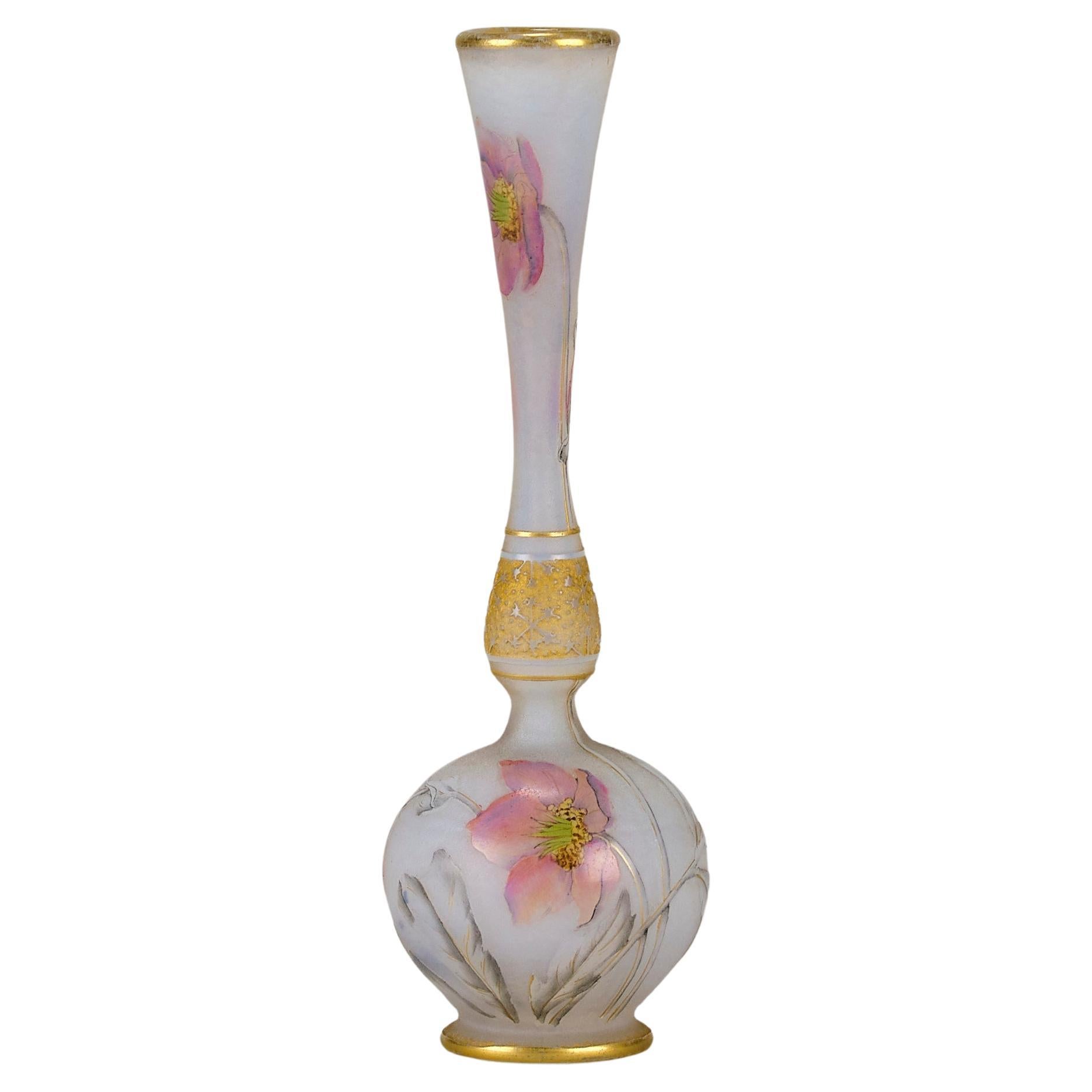 Kamee-Glasvase mit dem Titel "Hellebore Vase" von Daum Frères, Anfang des 20.