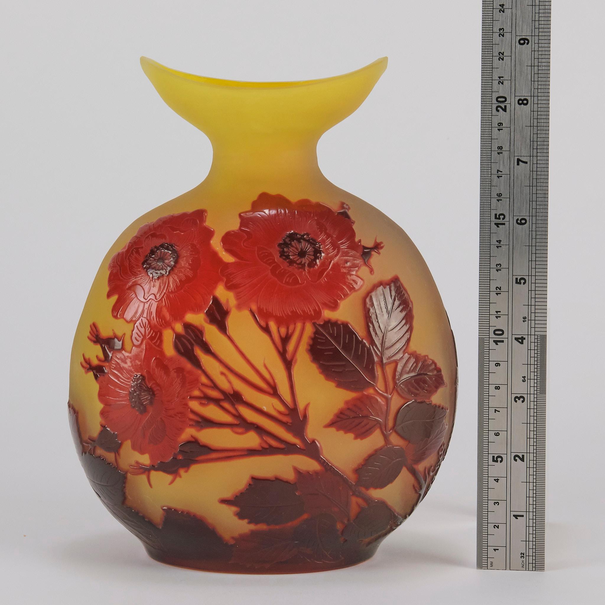 Early 20th Century Cameo Vase Entitled 