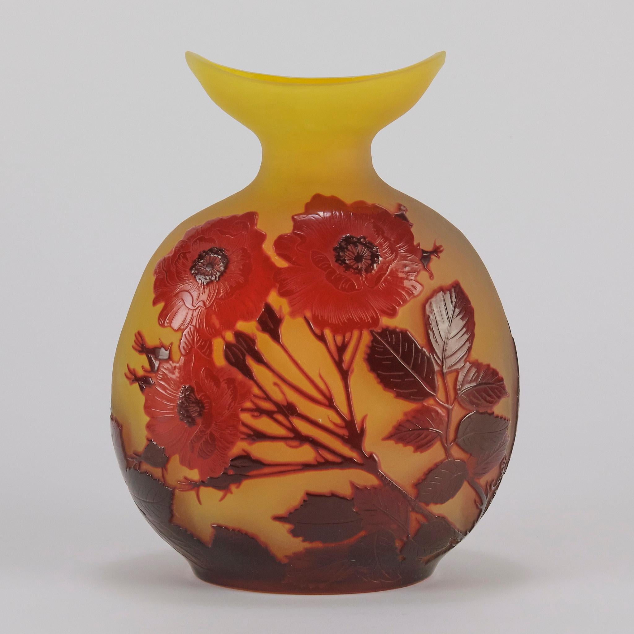 Vase camée du début du XXe siècle intitulé « Vase Moon » par Emile Gall en vente 1
