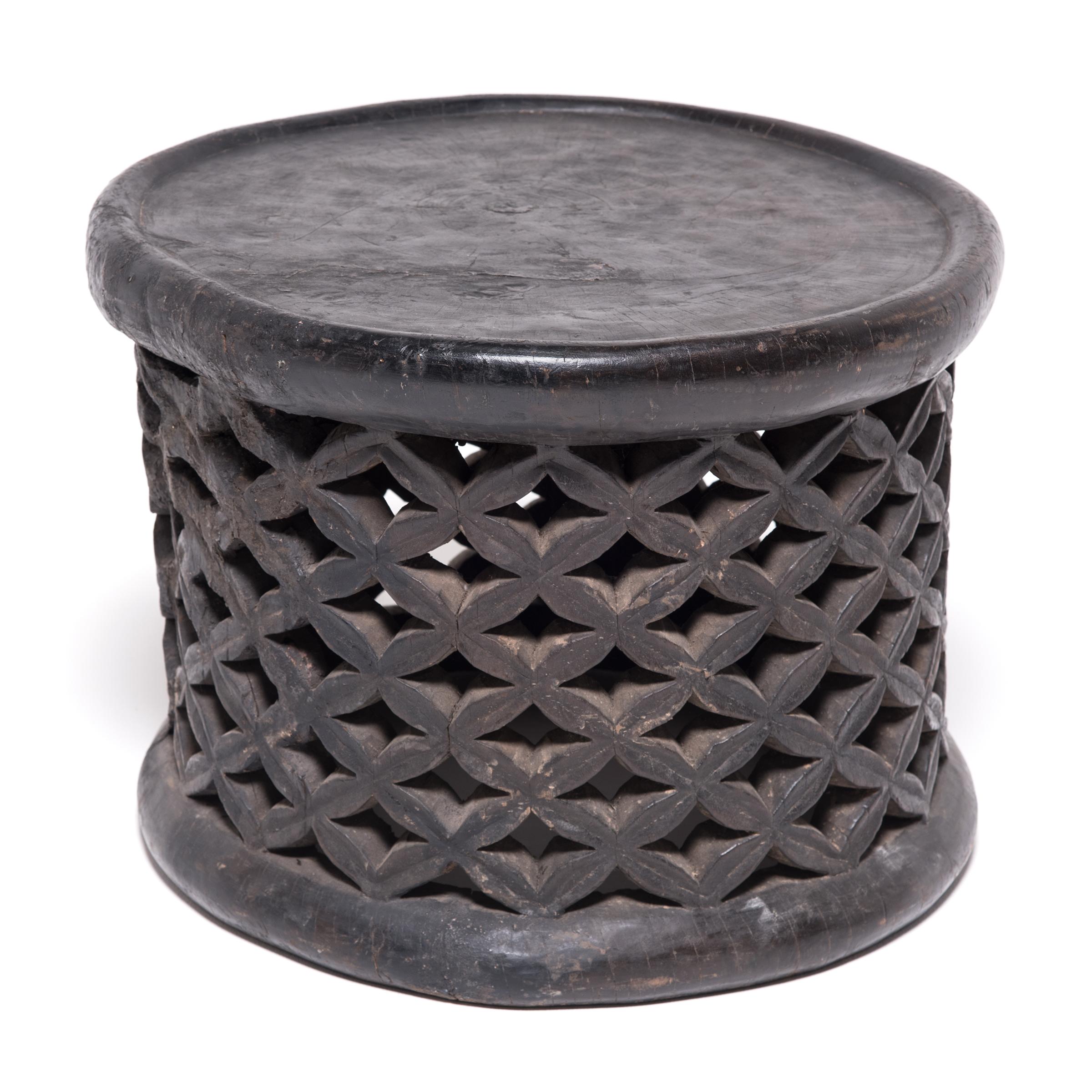 Hand-Carved Early 20th Century Cameroonian Bamileke Earth Spider Stool