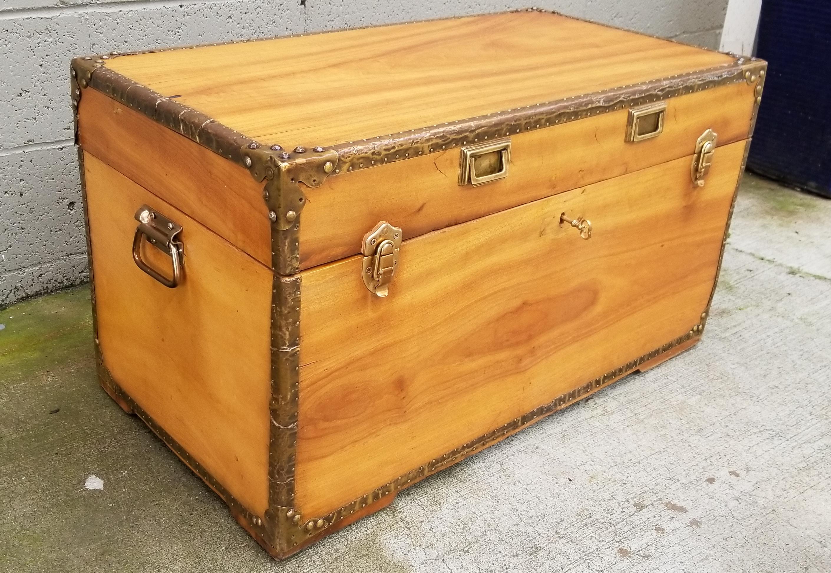 Early 20th Century Camphor Wood Cabin Trunk In Good Condition In Fulton, CA