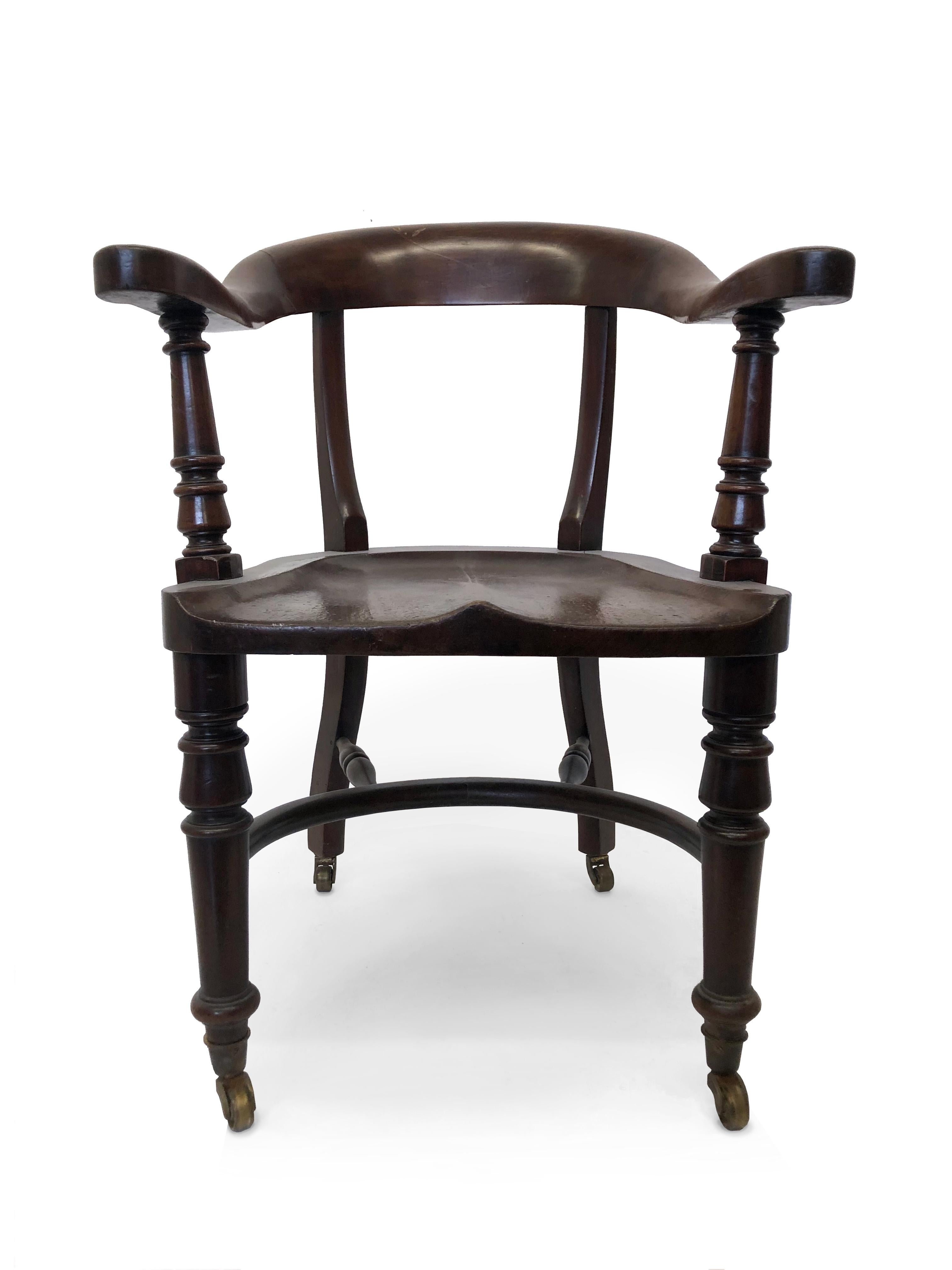 Early 20th Century Captain's Chair In Good Condition In New York, NY