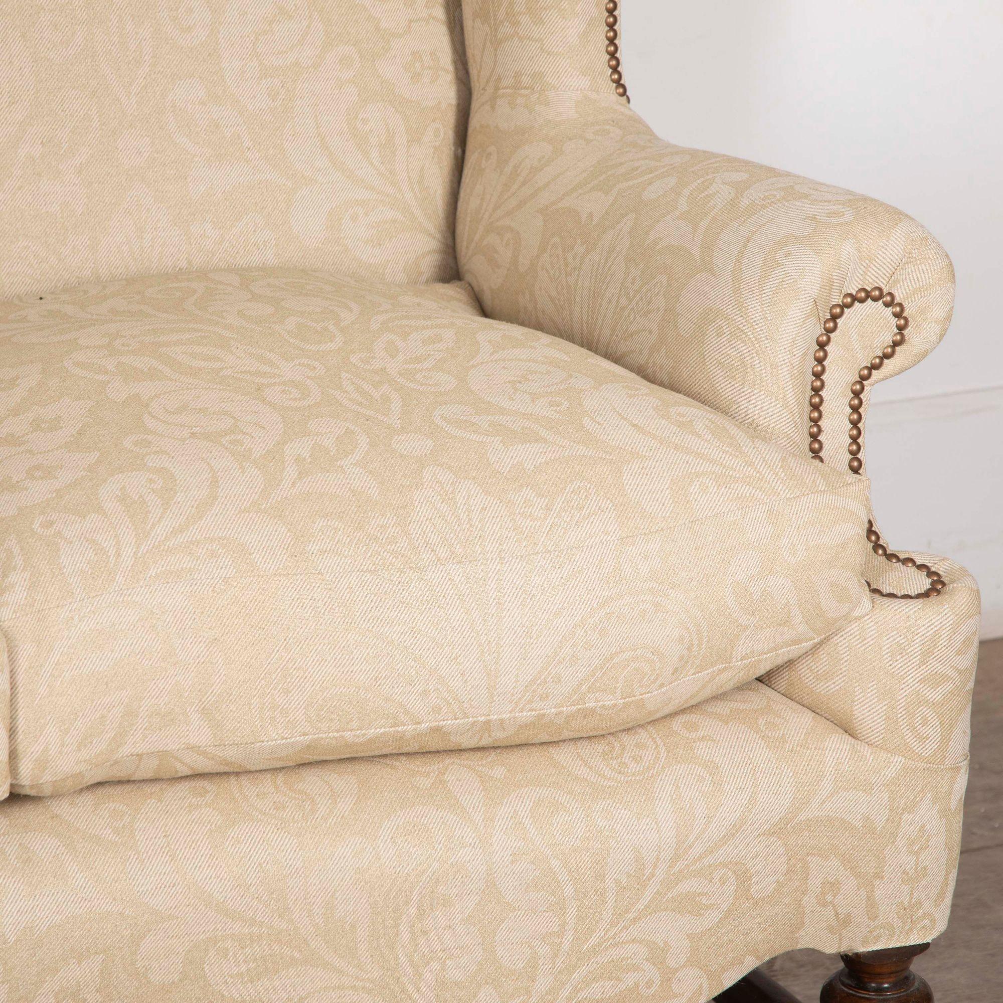 20ième siècle Canapé de style Carolean du début du 20e siècle en vente