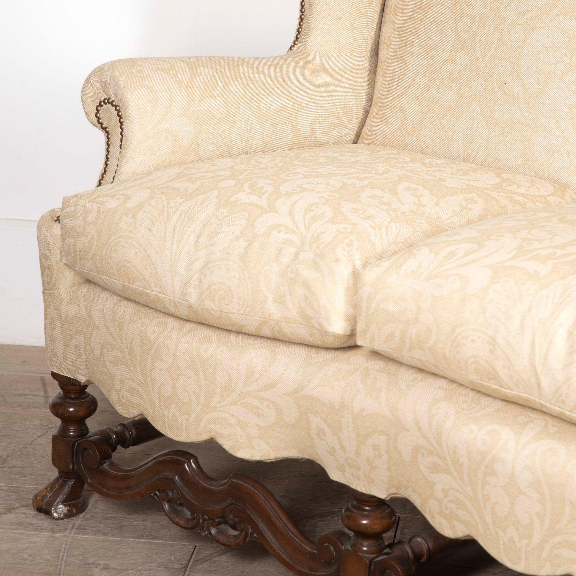 Tissu d'ameublement Canapé de style Carolean du début du 20e siècle en vente