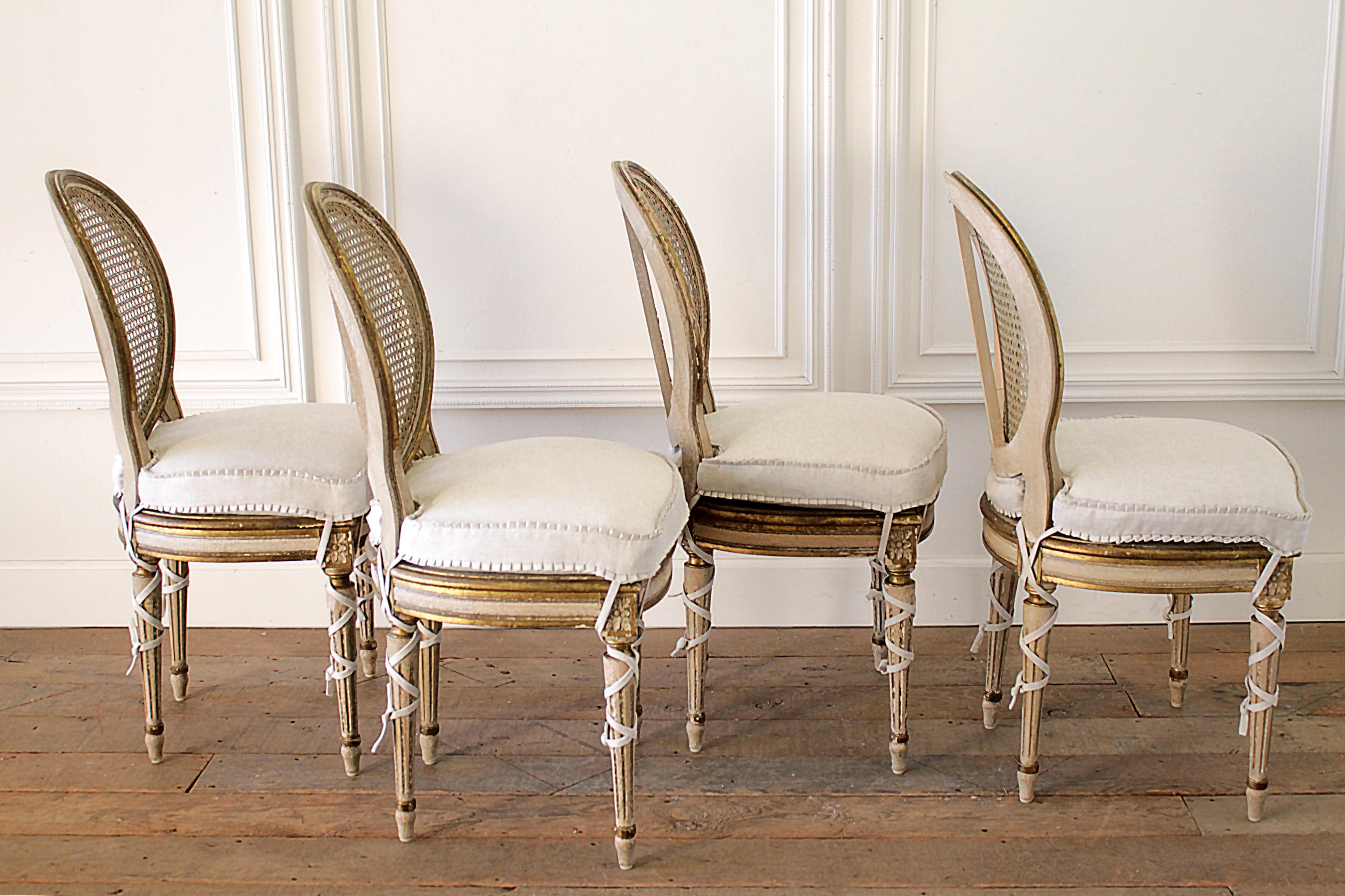Geschnitzte und bemalte Louis-XVI-Stil-Esszimmerstühle aus dem frühen 20 3