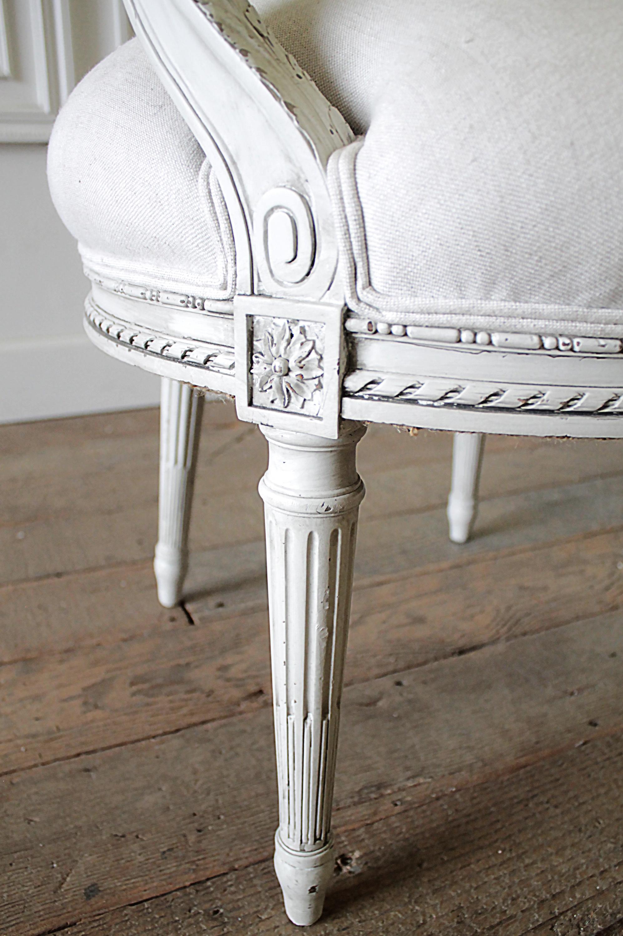 Französische offene Sessel im Louis-XVI-Stil des frühen 20. Jahrhunderts, geschnitzt und bemalt 1