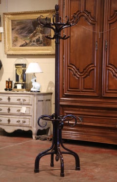 Early 20th Century Carved Bentwood Swivel "Perroquet" Coat Stand Thonet Style
