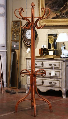 Early 20th Century Carved Bentwood Swivel "Perroquet" Coat Stand Thonet Style
