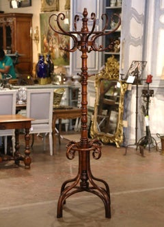 Early 20th Century Carved Bentwood Swivel "Perroquet" Coat Stand Thonet Style