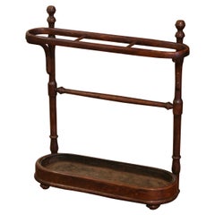 Porte-parapluies en bois cintré sculpté du début du 20e siècle de style Thonet avec plateau en métal