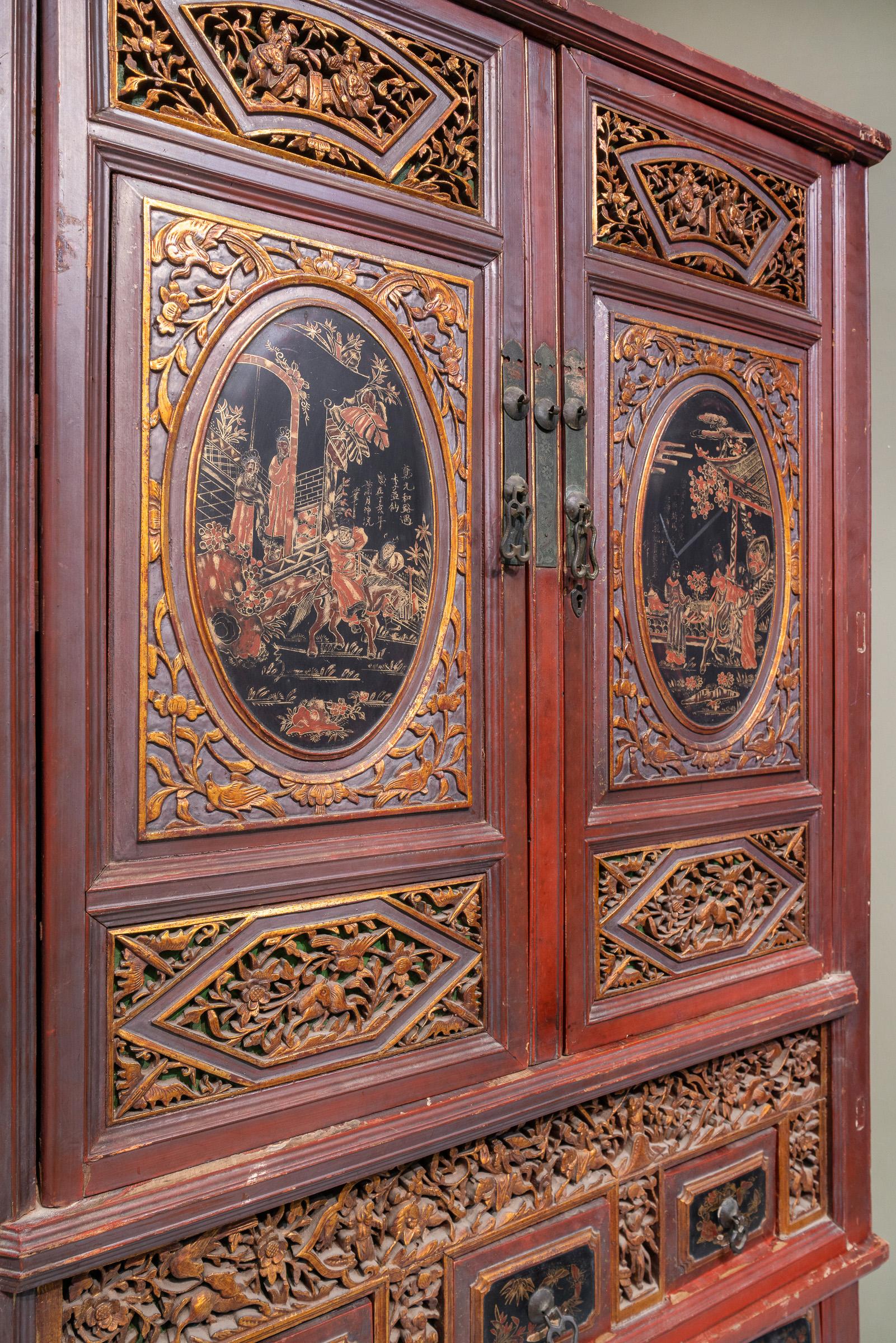 Qing Cabinet sculpté du début du 20e siècle, Fujian, Chine en vente