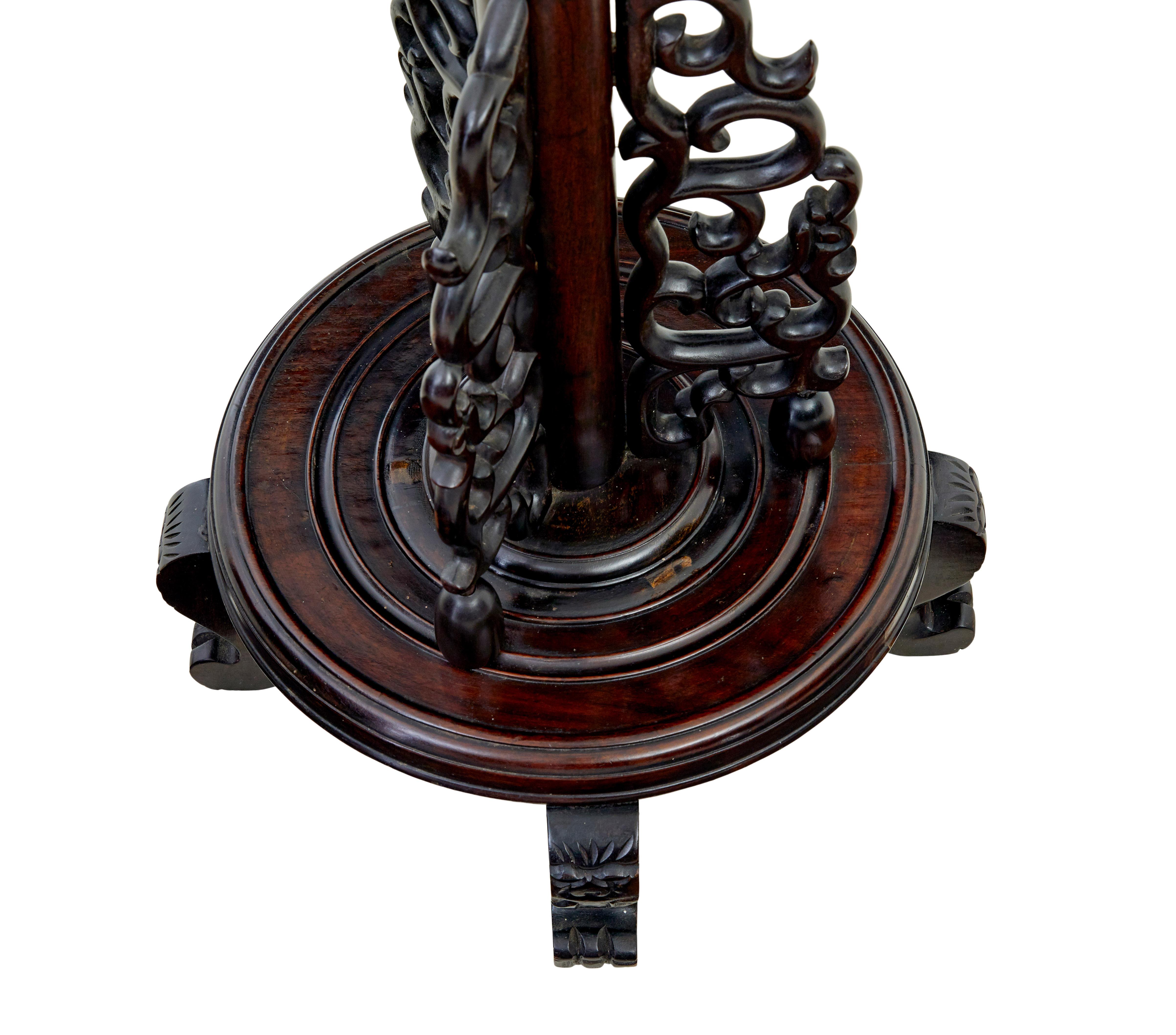 Anfang des 20. Jahrhunderts geschnitzte chinesische Stehlampe aus Hartholz (Chinesischer Export) im Angebot