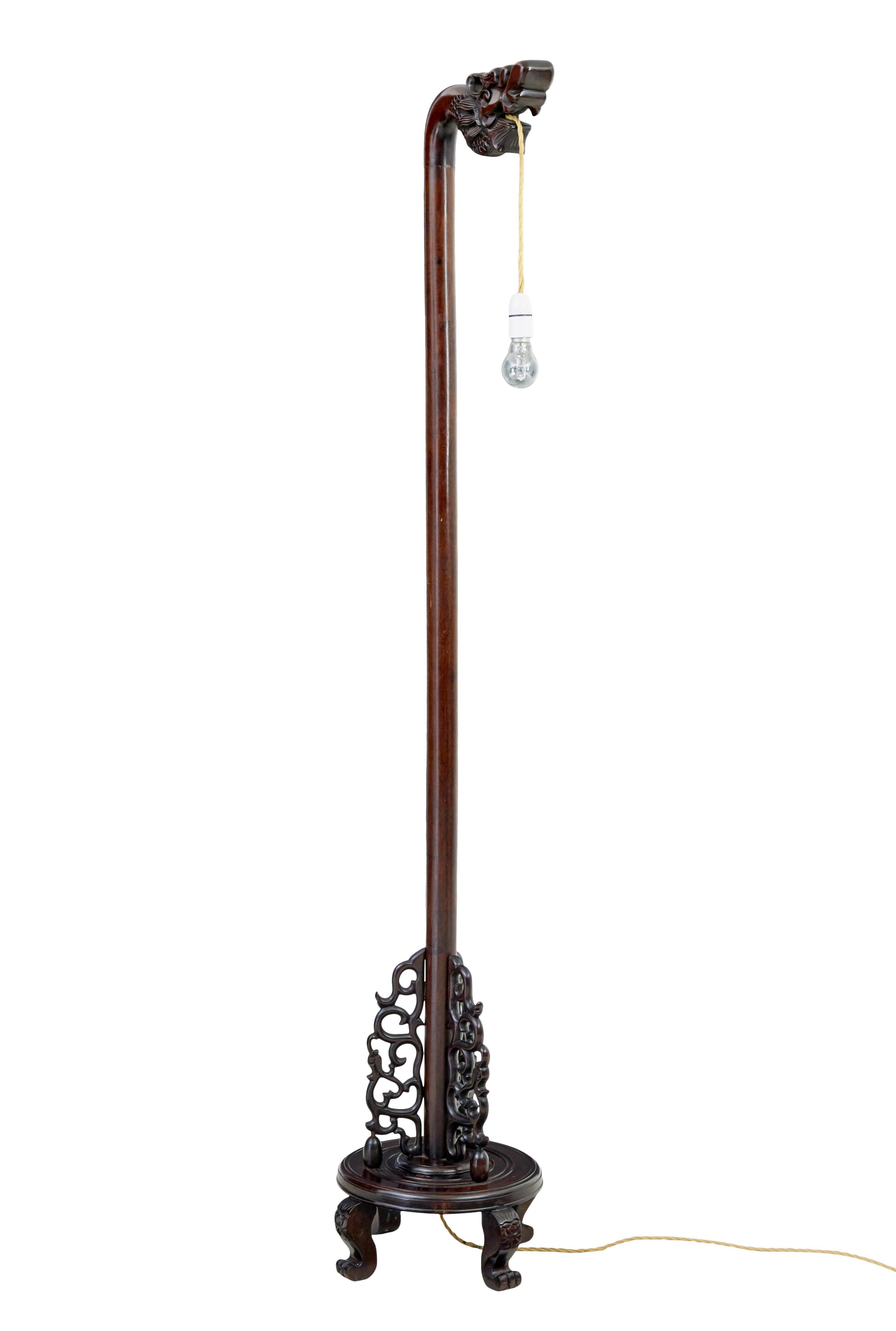 Early 20th century carved Chinese hard wood floor lamp In Good Condition For Sale In Debenham, Suffolk
