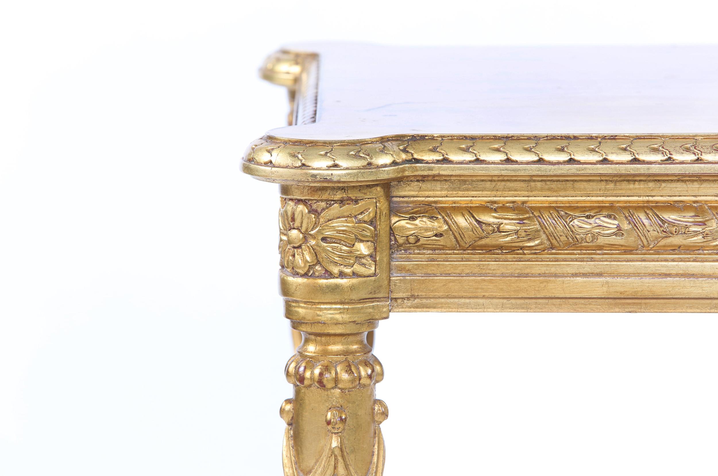 Anfang des 20. Jahrhunderts geschnitzt Giltwood Couchtisch (Gold)