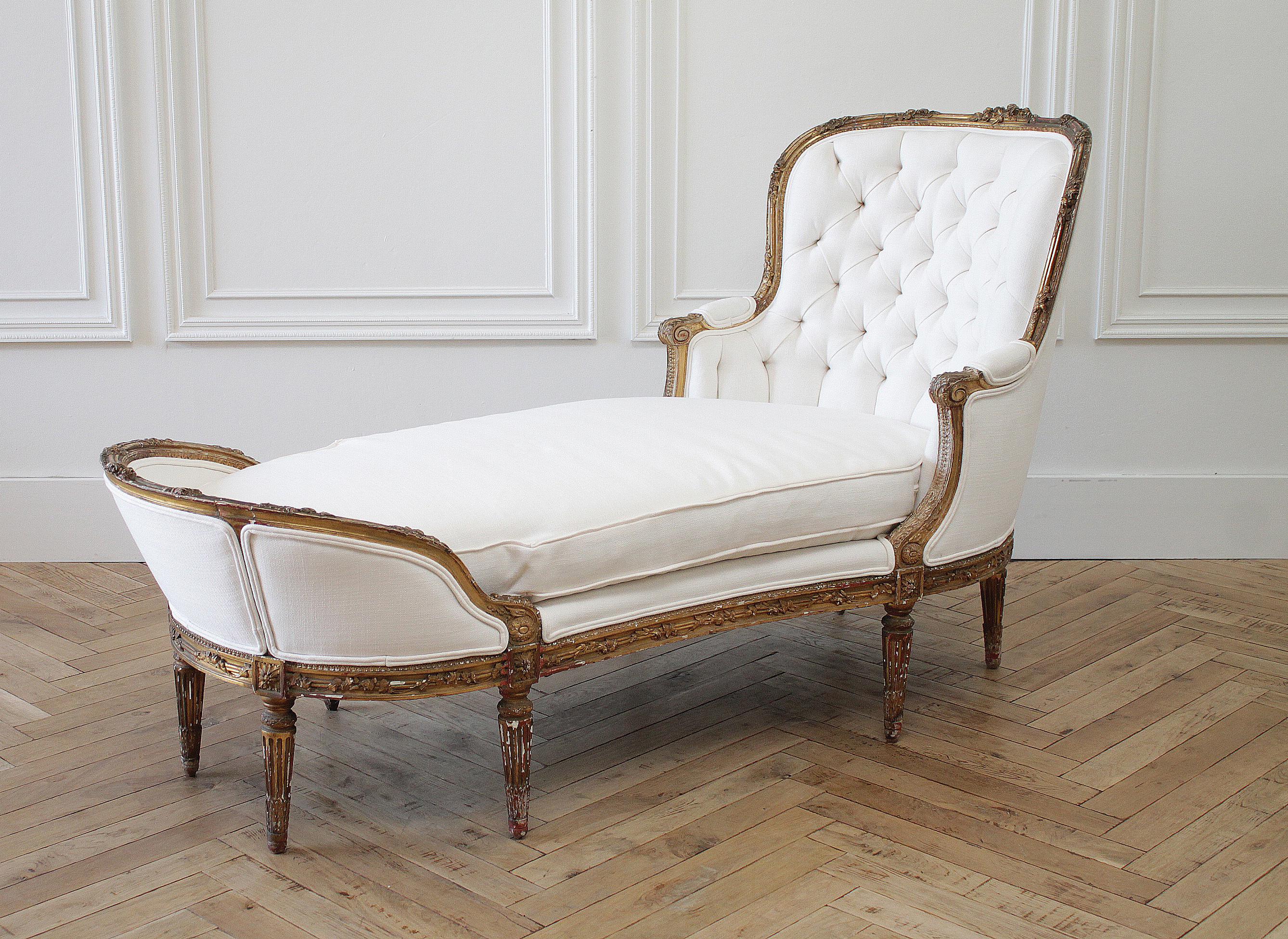 Louis XVI Early 20th Century Carved Giltwood Chaise Lounge with Roses
