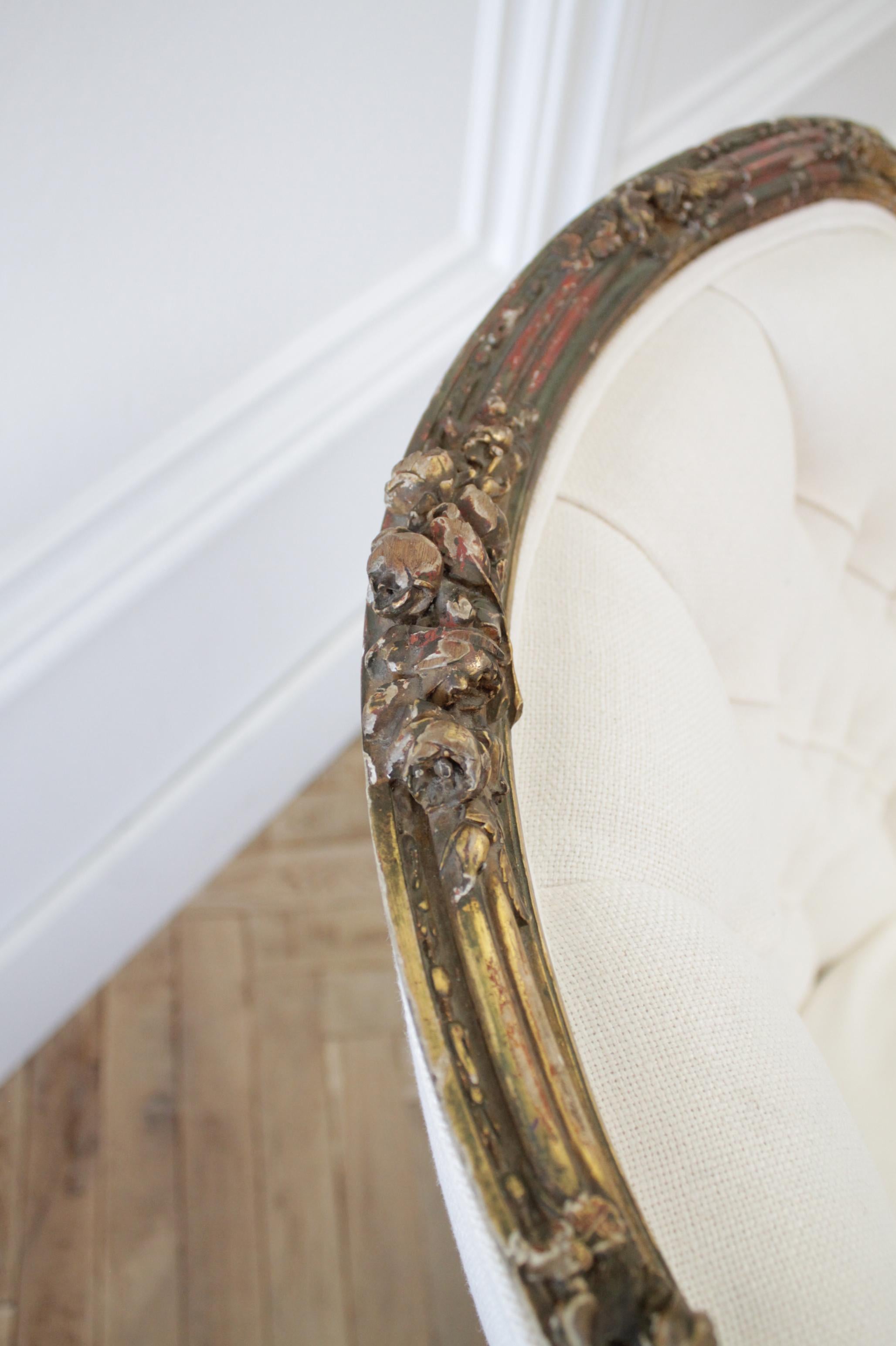 Early 20th Century Carved Giltwood Chaise Lounge with Roses 3