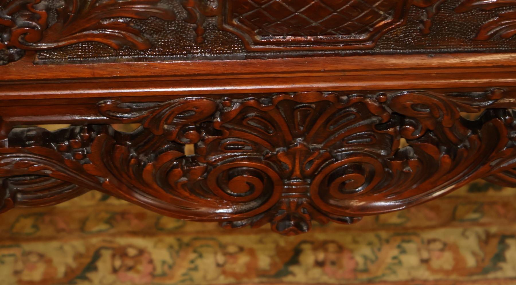 Buffet serveur en acajou sculpté de style géorgien anglais du début du 20e siècle en vente 4