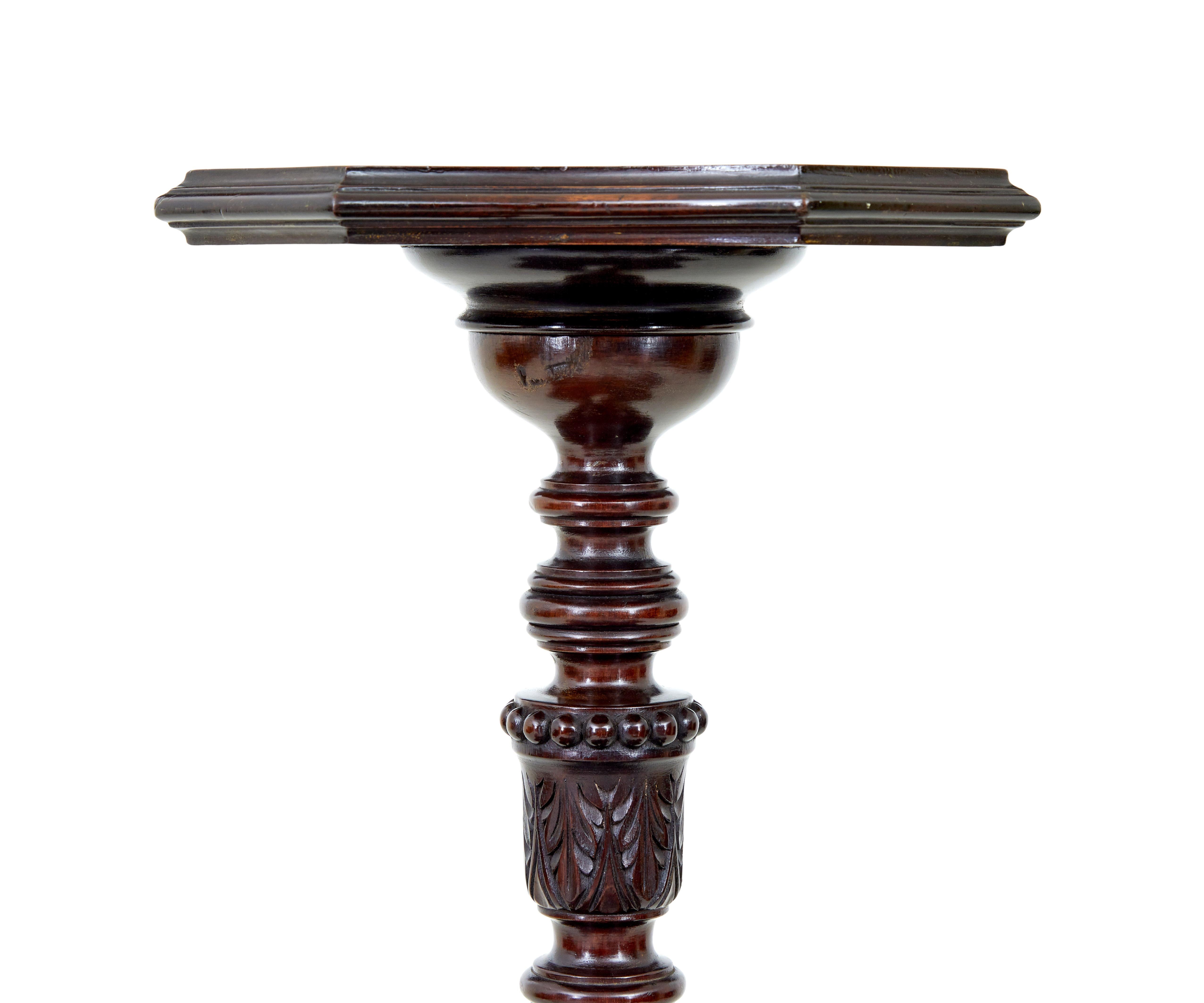 English Early 20th century carved mahogany pedestal stand For Sale