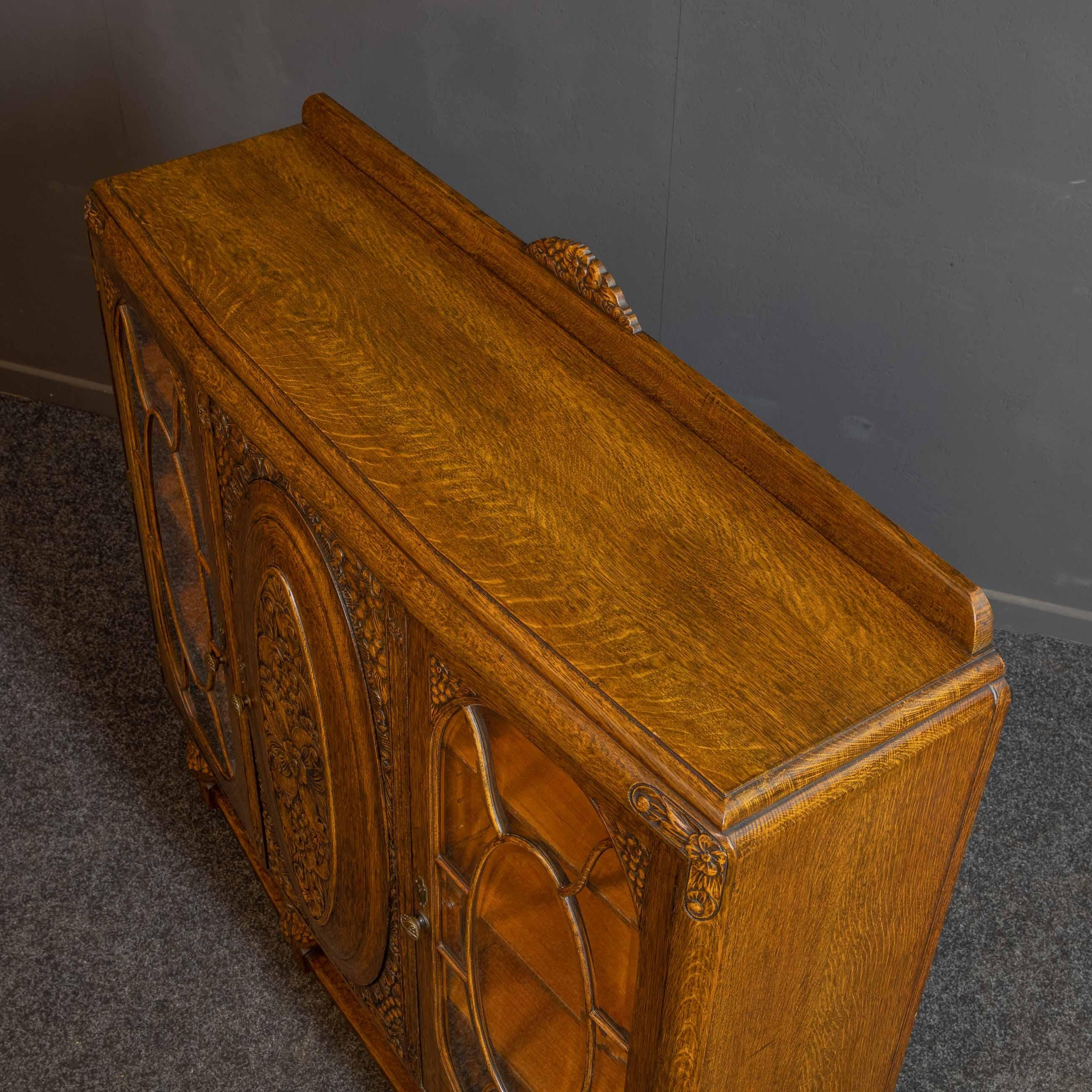 Early 20th Century Carved Oak Bookcase For Sale 6