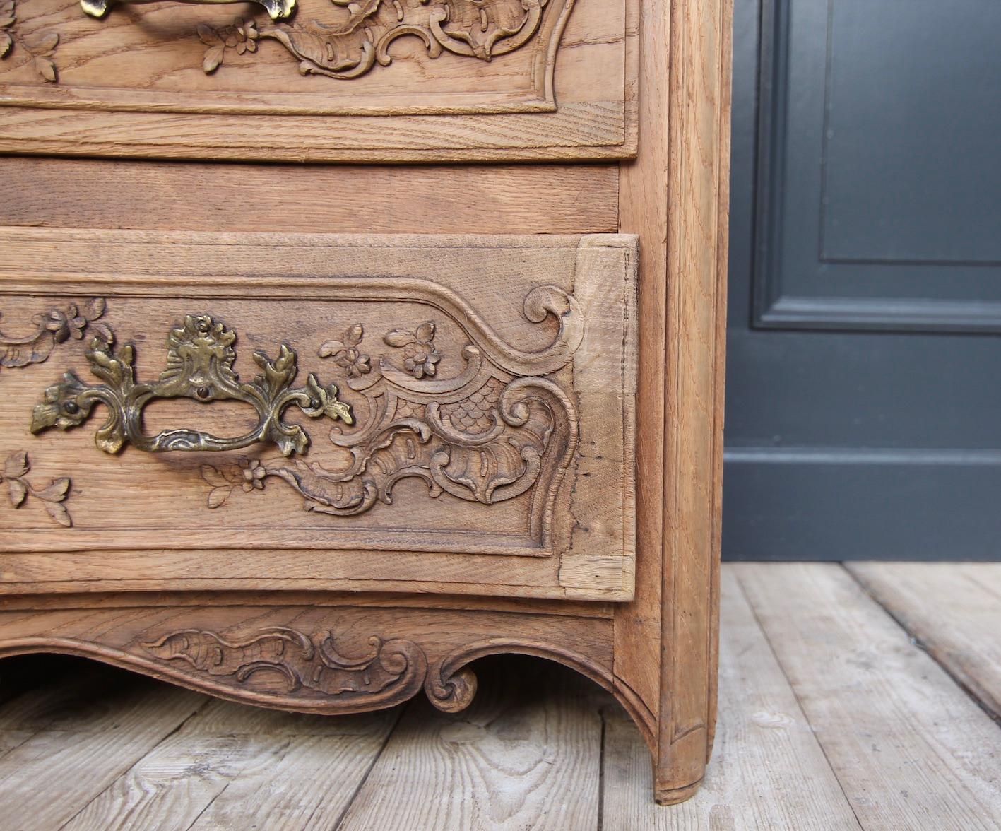 Early 20th Century Carved Oak Chest of Drawers For Sale 6