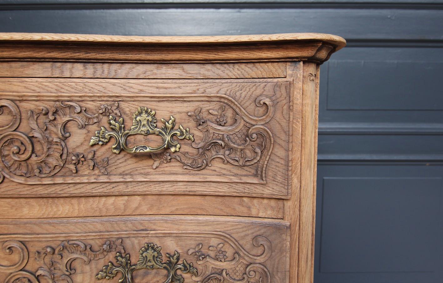 Early 20th Century Carved Oak Chest of Drawers For Sale 8